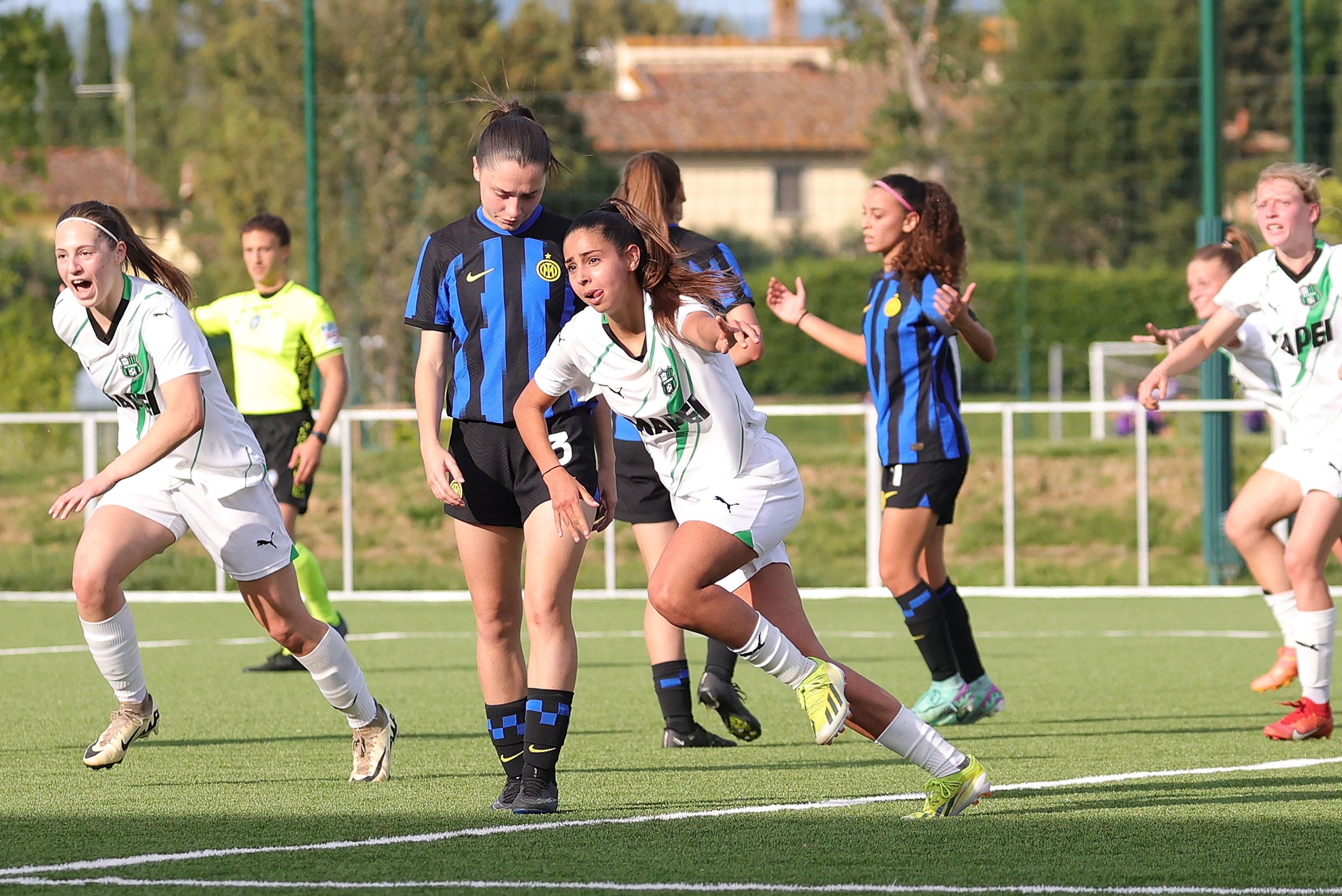 FLORENCE, ITALY - MAY 9: Manuela Perselli of US Sassuolo women U19 celebrates after scoring a goal during the Primavera 1 Semi-final match between US Sassuolo U19 v FC Internazionale U19 on May 9, 2024 in Florence, Italy. (Photo by Gabriele Maltinti/Getty Images) *** Local Caption *** Manuela Perselli