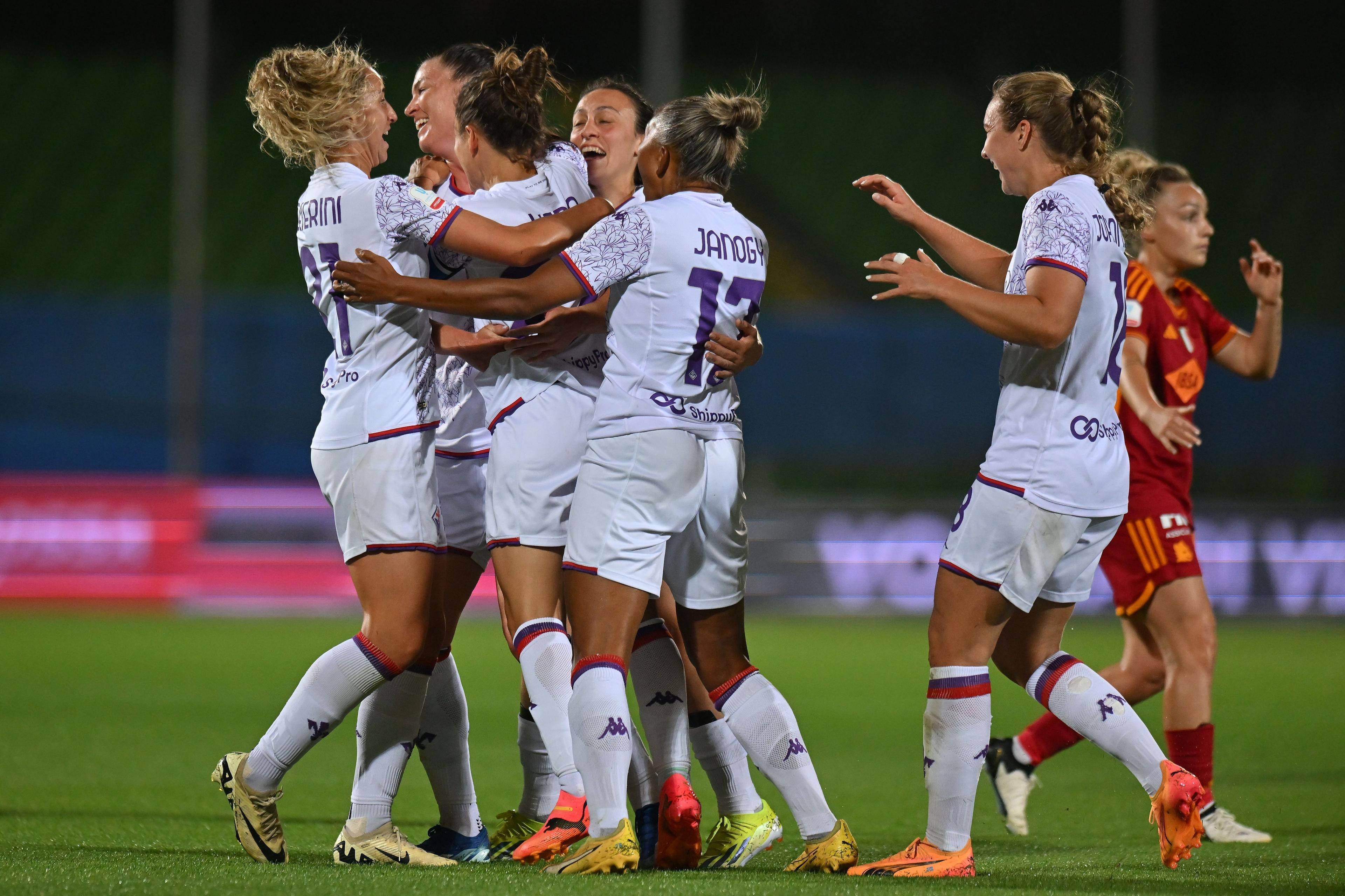 CESENA, ITALY - MAY 24: Pauline Hammarlund of ACF Fiorentina scores the opening goal during the Women Supercup match betweeen AS Roma and ACF Fiorentina at Dino Manuzzi Stadium on May 24, 2024 in Cesena, Italy. (Photo by Alessandro Sabattini/Getty Images)