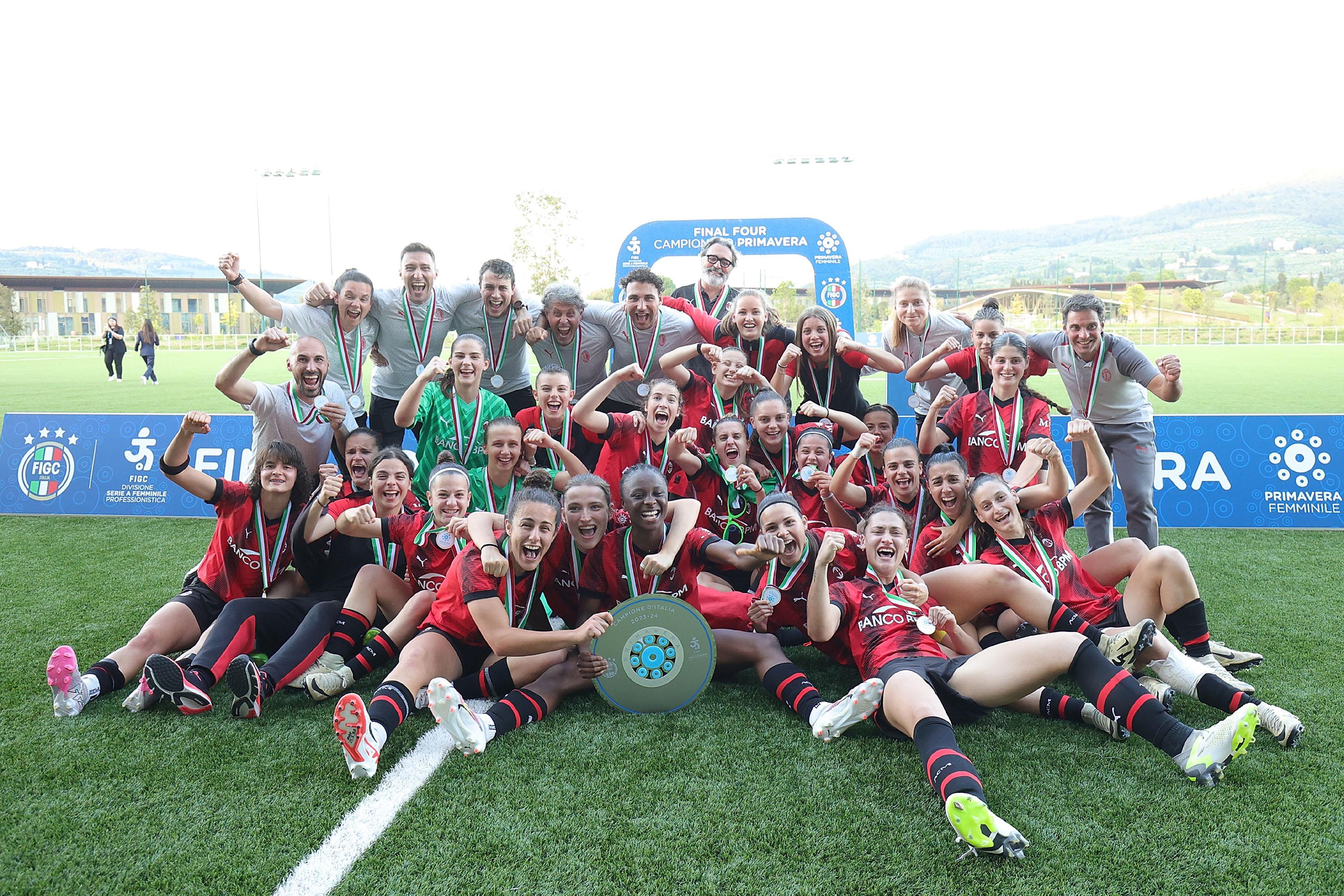 FLORENCE, ITALY - MAY 11: AC Milan U19 Women celebrates the victory after during the Primavera 1 Final match between Sassuolo U19 and AC Milan U19 on May 11, 2024 in Florence, Italy.  (Photo by Gabriele Maltinti/Getty Images)