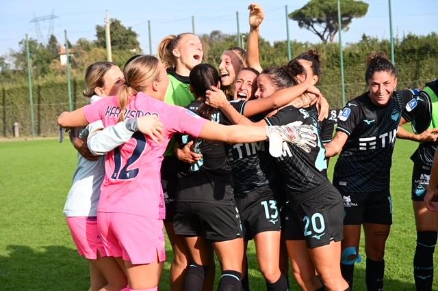 Riscatto Lazio! Il 7-2 al Como vale il pass per i quarti di finale. Domani le altre sfide, in campo tutte le big