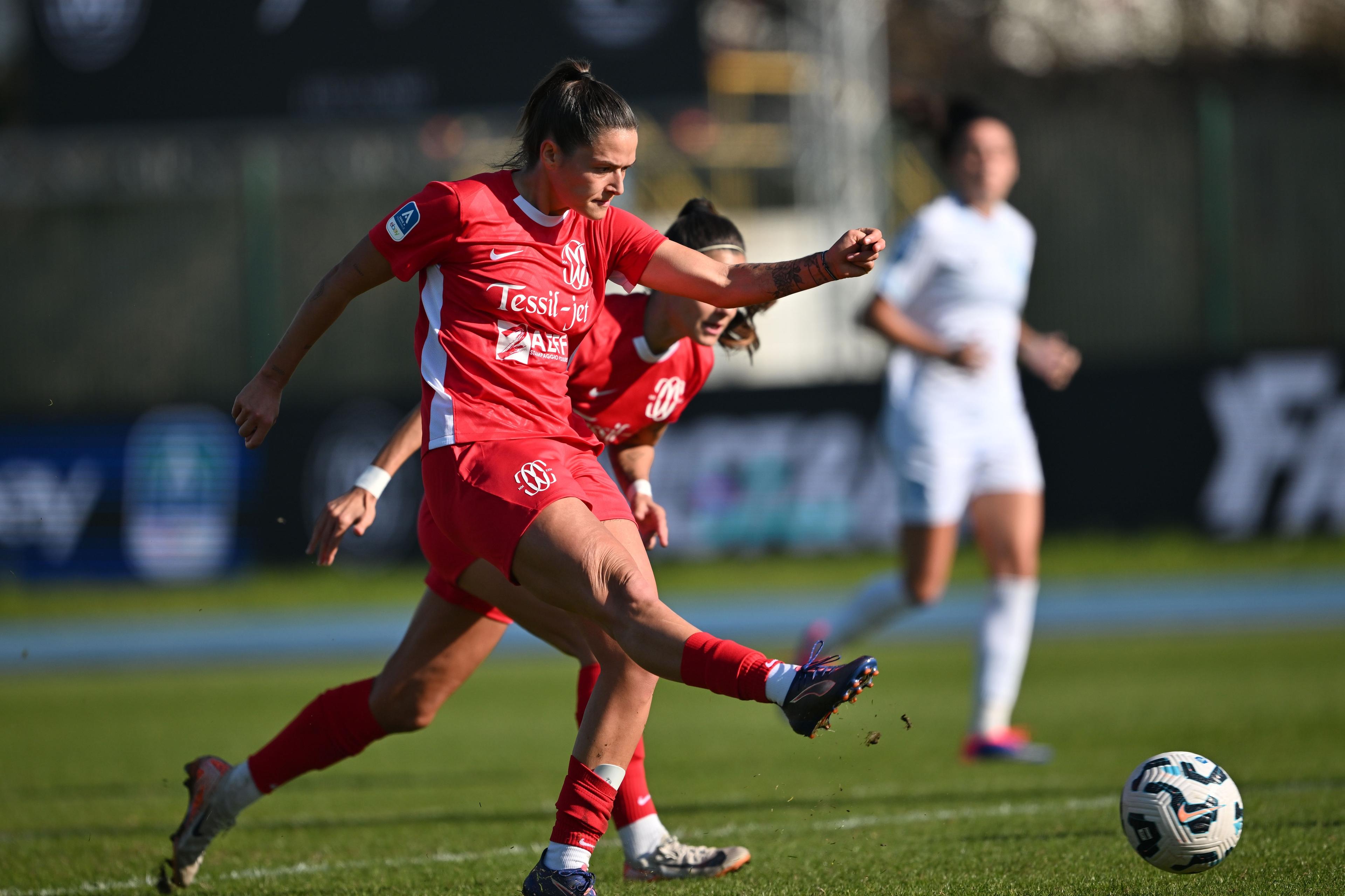 Nadine Nischler (Como Women) ; November 10; 2023 - Football : Italian championship 2024 2025 Femminile ; 9°Day ; match between Como Women 3-0 Napoli Women at Ferruccio Trabattoni Stadium ; Seregno, Italy; ;( photo by aicfoto)(ITALY) [0855]