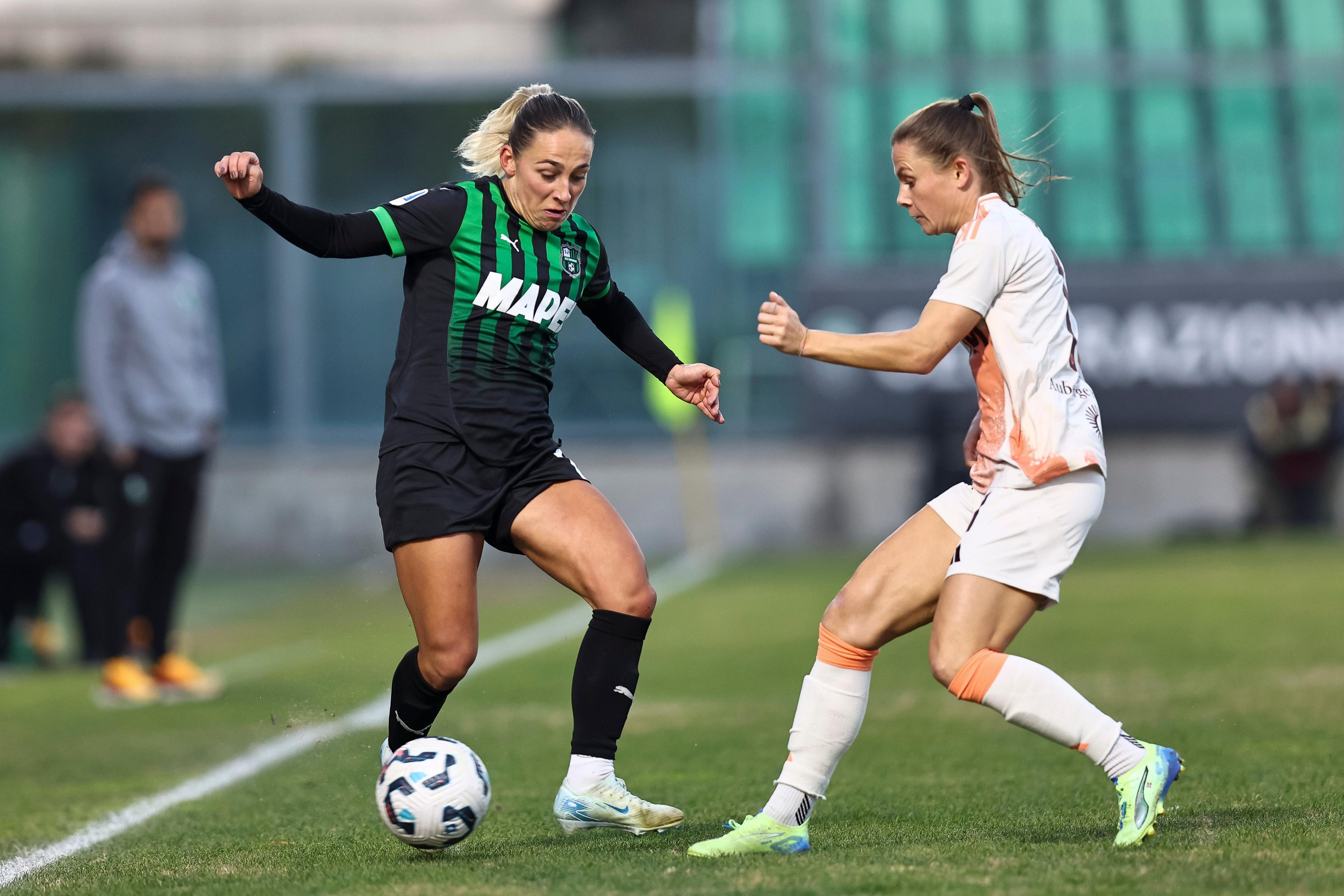 Tra sabato e domenica l'andata delle semifinali: si parte con Sassuolo-Roma, poi Fiorentina-Juventus. Diretta su Sky Sport Uno e in streaming su NOW