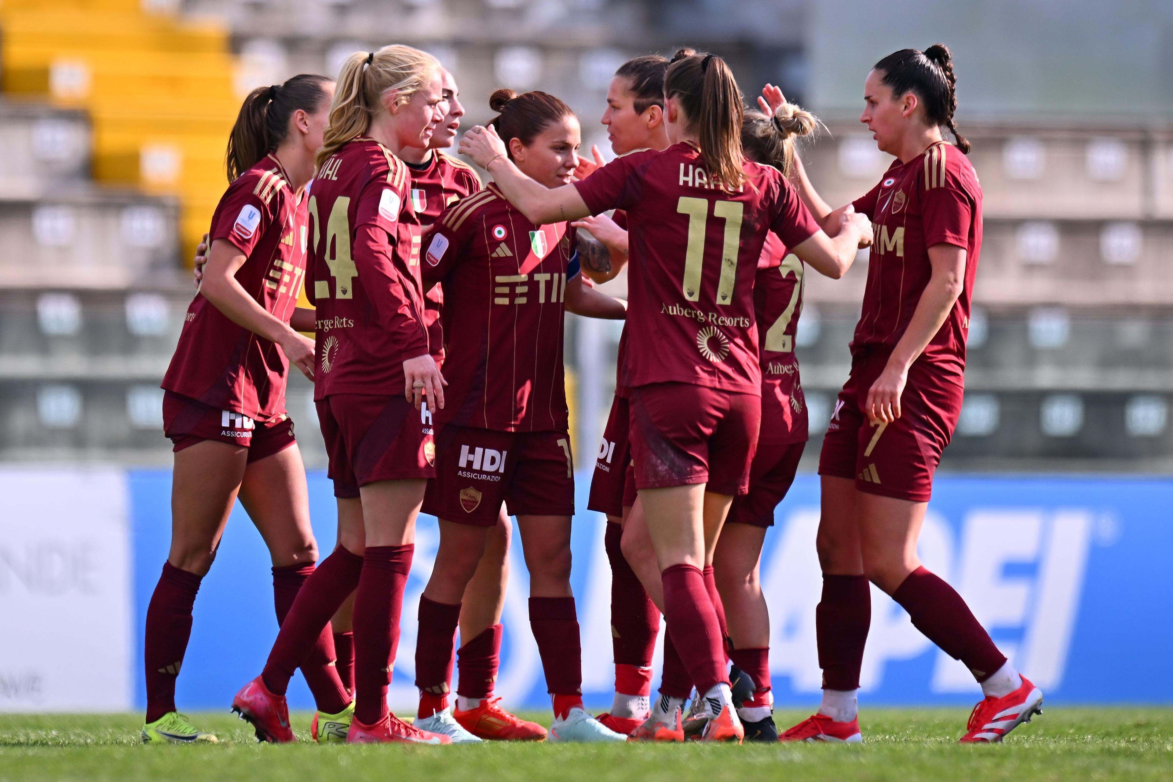 SASSUOLO, ITALY - FEBRUARY 15: Manuela Giugliano of Roma celebrates after scoring her teams third goal during the Women Coppa Italia match between Sassuolo and AS Roma at Enzo Ricci Stadium on February 15, 2025 in Sassuolo, Italy. (Photo by AS Roma/AS Roma via Getty Images)