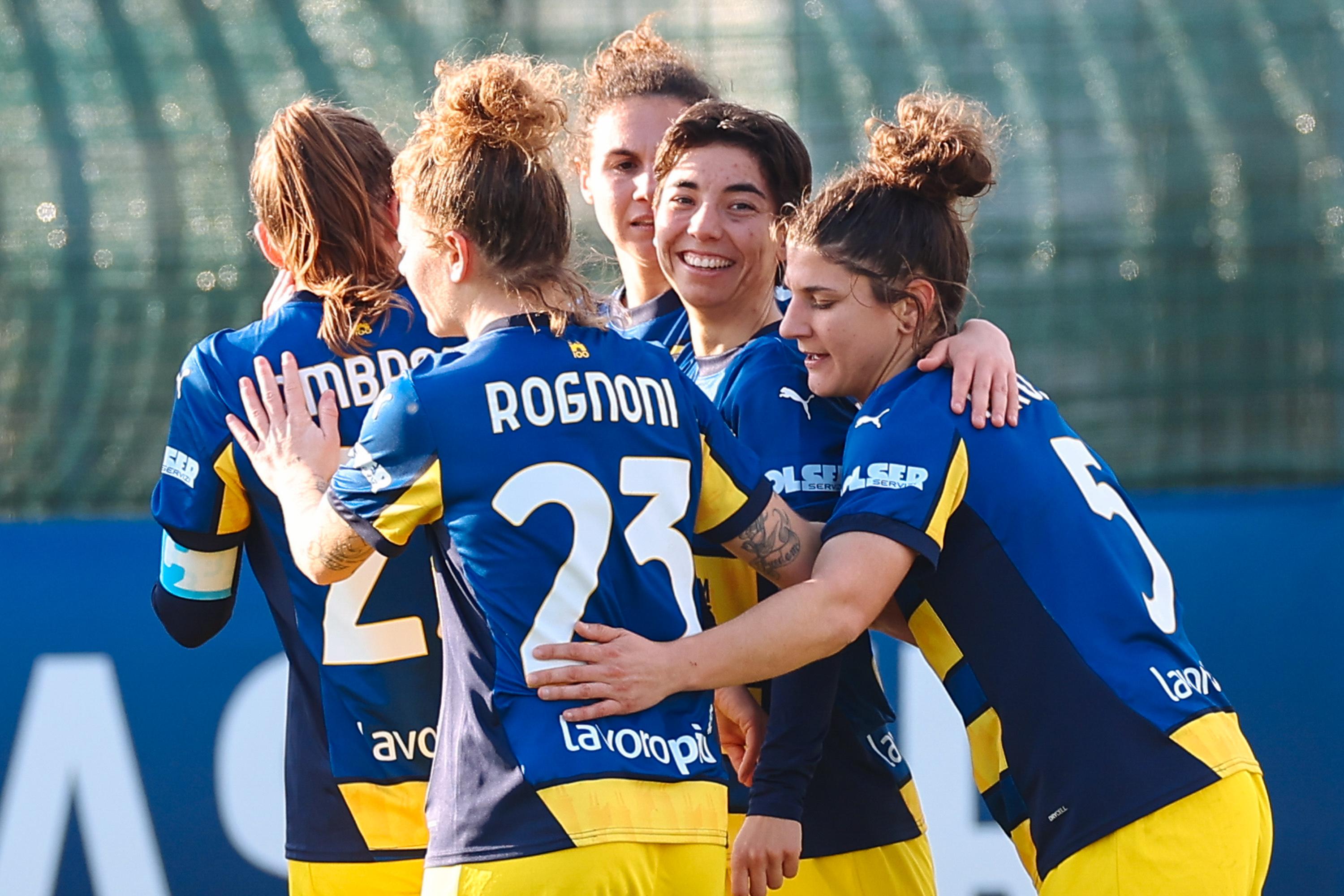 Il Parma batte 1-0 l’Hellas e continua a guidare la classifica, la Ternana vince e resta a -2