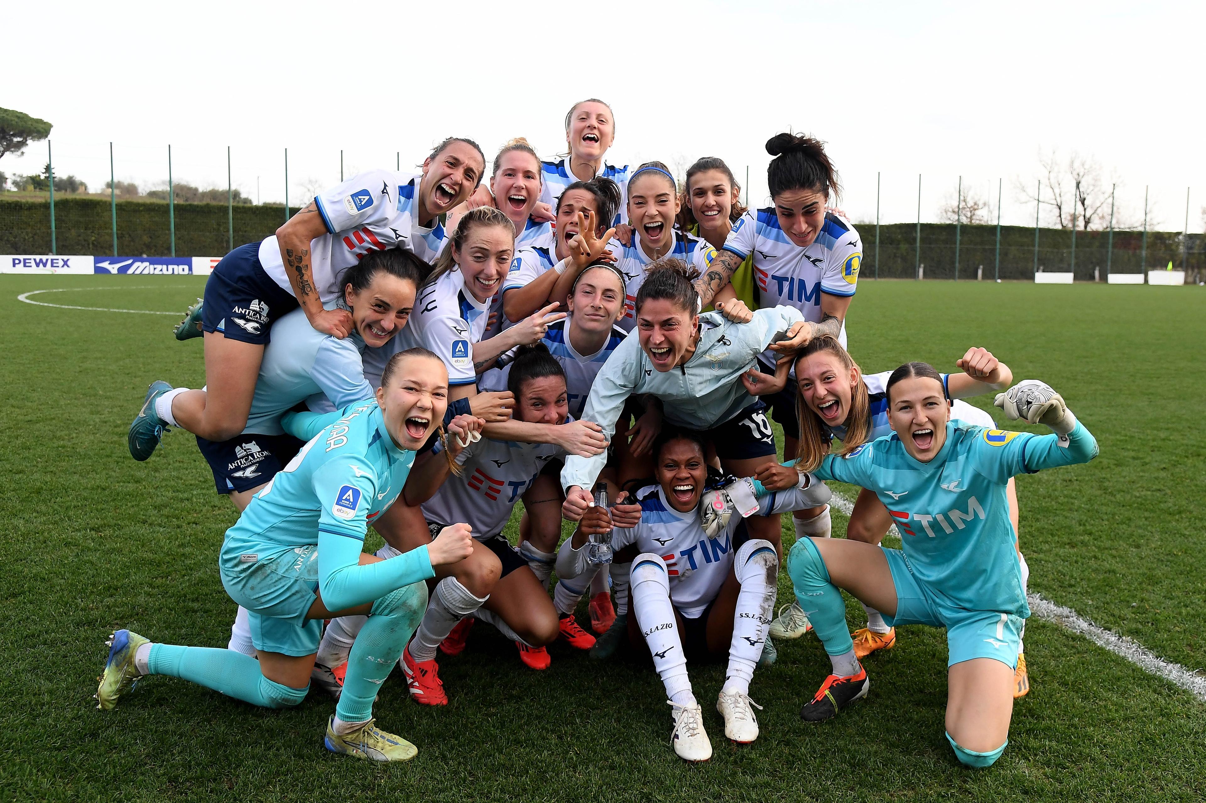 ROME, ITALY - JANUARY 25: SS Lazio team women celebrates a victory game after during the Seria A Tim women match between SS Lazio and ACF Fiorentina at the Formello sport centre on January 25, 2025 in Rome, Italy. (Photo by Marco Rosi - SS Lazio/Getty Images)