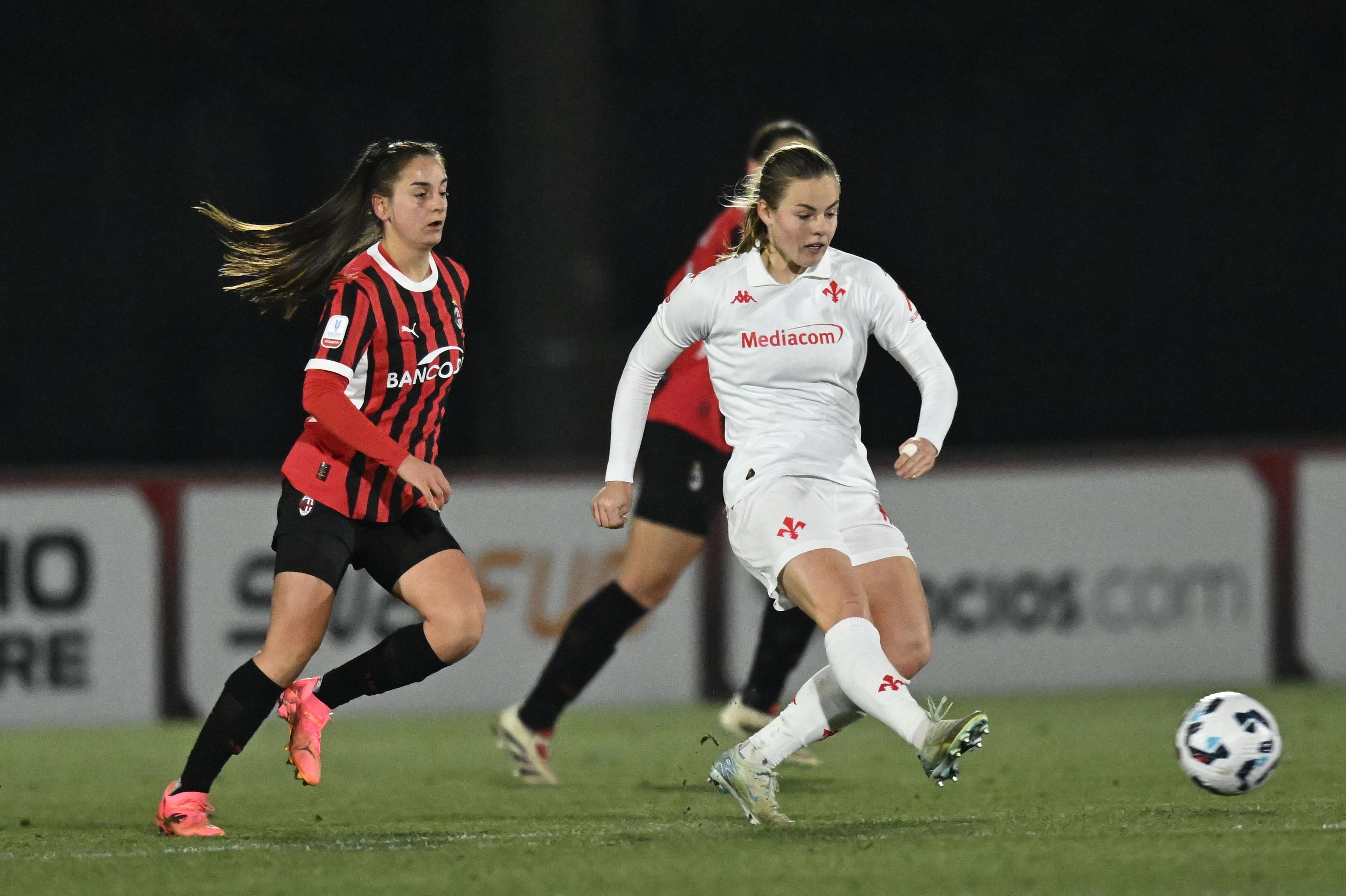Emma Skou Faerge (Fiorentina Women)Silvia Rubio Avila (Milan Women) ; January 16; 2025 - Football : Italy Cup 2024 2025 Femminile ; 4 Final ; match between Milan Women 1-1 Fiorentina Women at Peppino Vismara Stadium ; Milano, Italy; ;( photo by aicfoto)(ITALY) [0855]