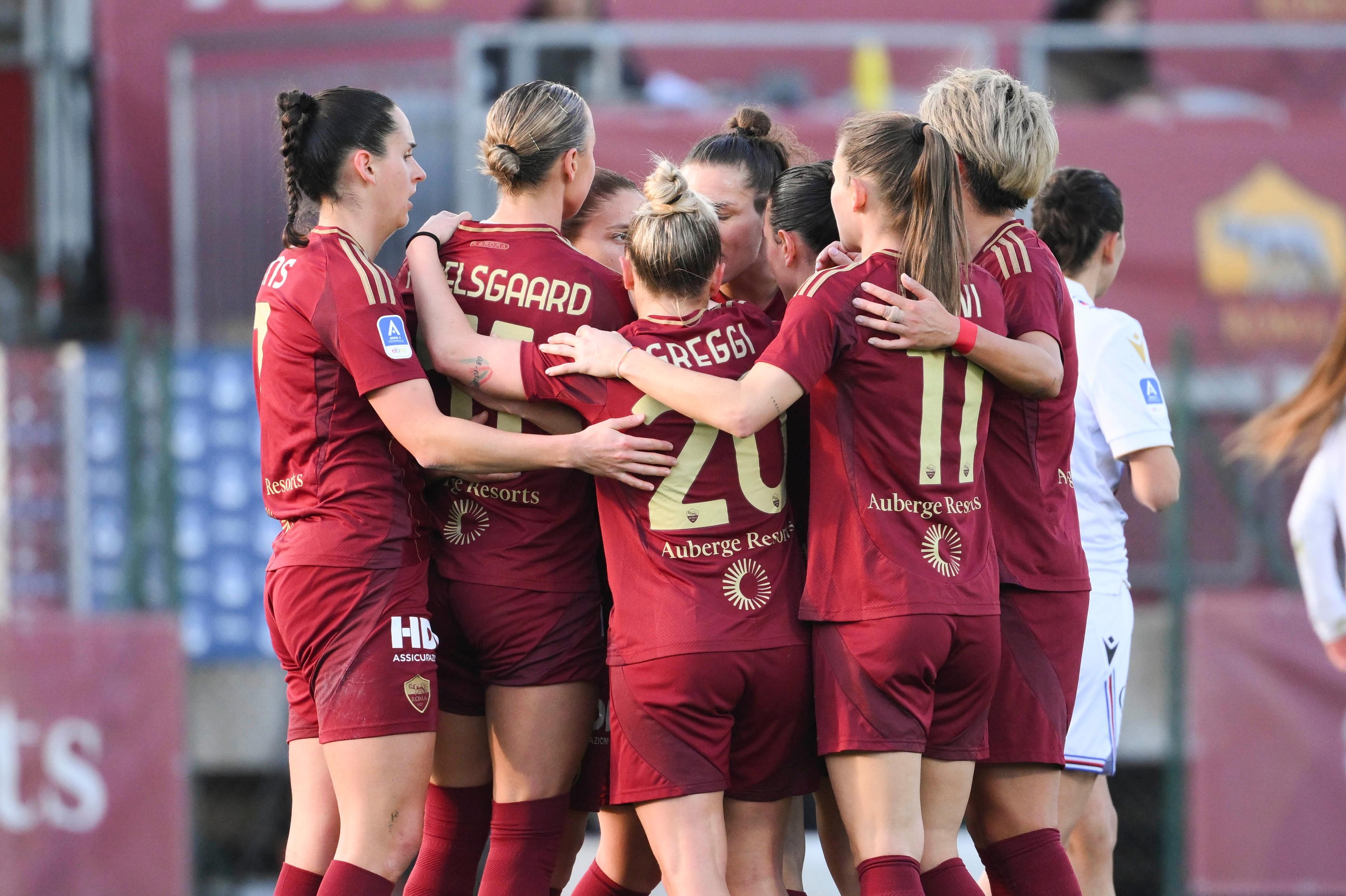 ROME, ITALY - FEBRUARY 01: AS Roma players celebrate during the Serie A match between AS Roma v UC Sampdoria at Stadio Tre Fontane on February 01, 2025 in Rome, Italy. (Photo by Luciano Rossi/AS Roma via Getty Images)