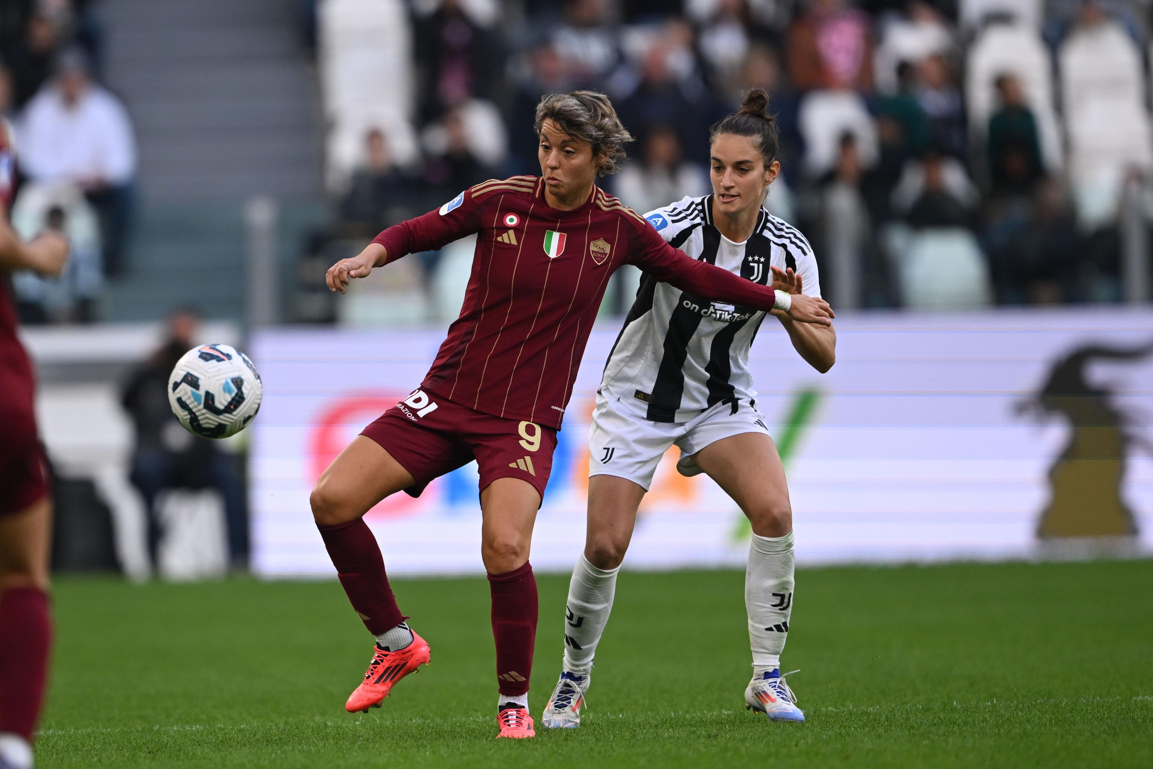Valentina Giacinti (Roma Women)Martina Lenzini (Juventus Women)              ; \\rOctober 13; 2024 - Football : Italian championship 2024 2025  Femminile   ; 6\\u00B0Day; match between Juventus Women 2-1 Roma Women  at  Allianz  Stadium   ; Torino, Italy;         ;( photo by aicfoto)(ITALY) [0855]\\r