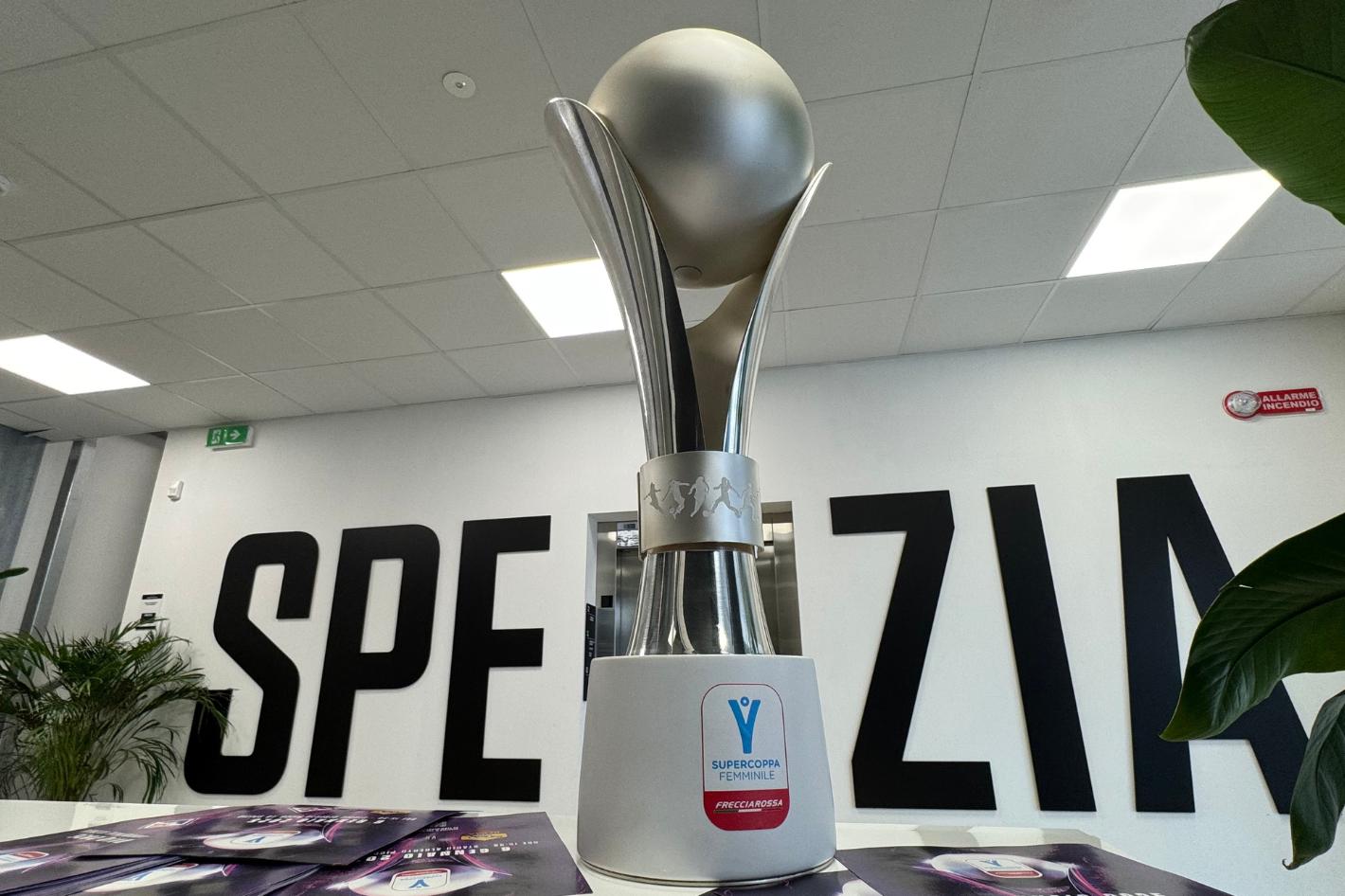 Il trofeo è già a La Spezia: freestyler e coppa in campo domenica al 'Picco' prima di Spezia-Cittadella, venerdì 13 la conferenza stampa