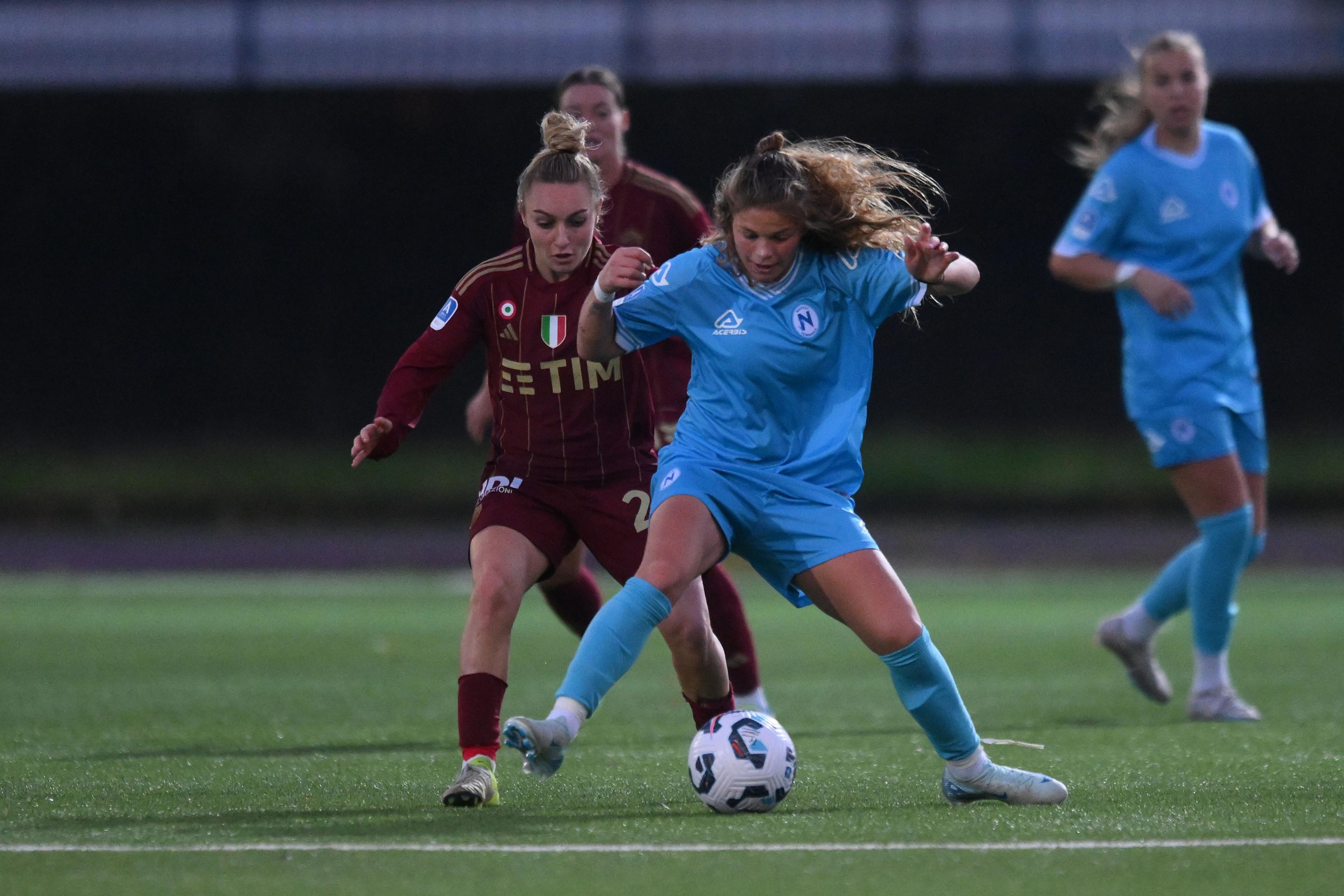 Manuela Sciabica (Napoli Women)Giada Greggi (Roma Women) ; December 14; 2024 - Football : Italian championship 2024 2025 Femminile ; 13°Day; match between Napoli Women 1-2 Roma Women at Giuseppe Piccolo Stadium ; Napoli, Italy; ;( photo by aicfoto)(ITALY) [0855]