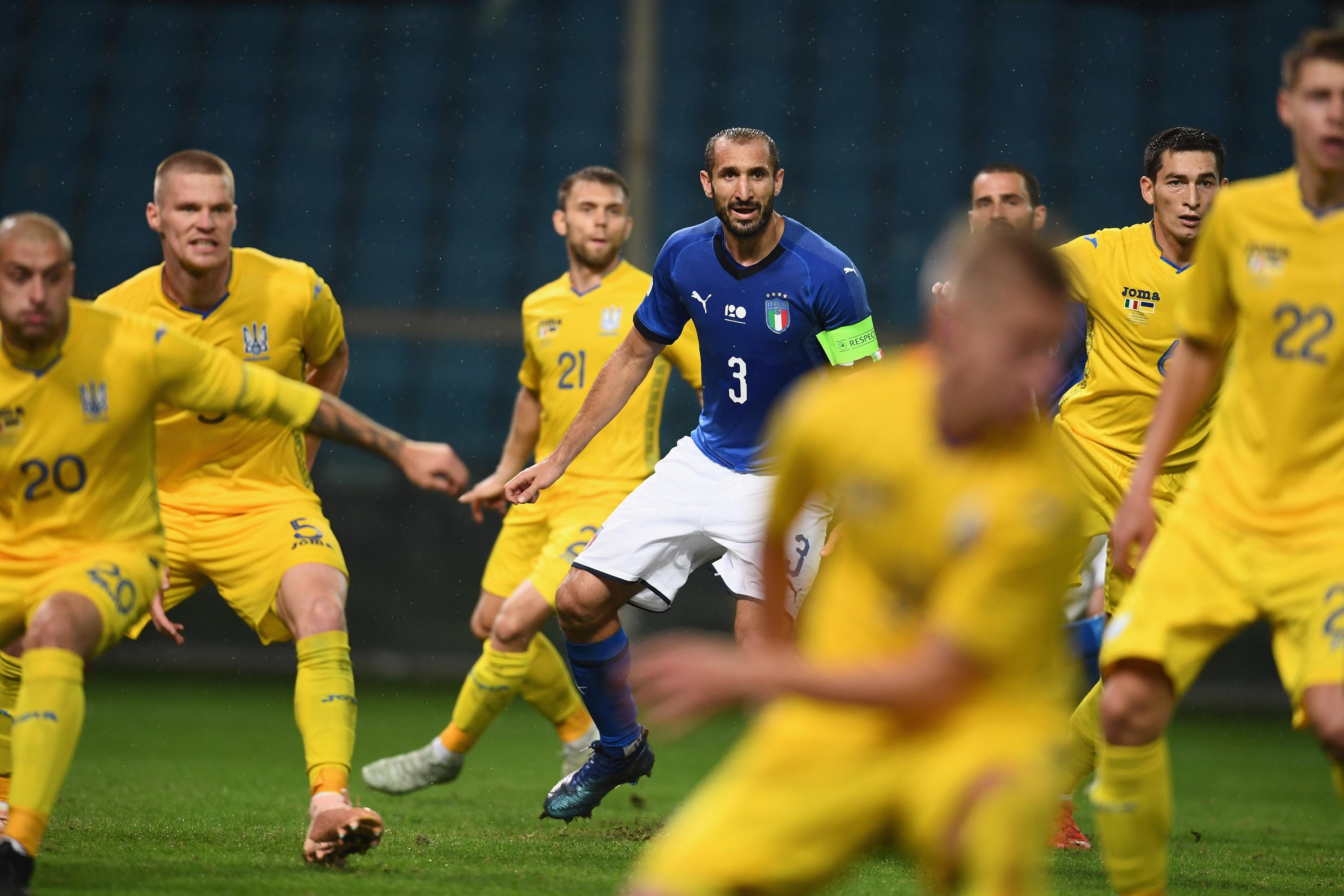 GENOA, ITALY - OCTOBER 10:  Giorgio Chiellini of Italy in action during the International Friendly match between Italy and Ukraine on October 10, 2018 in Genoa, Italy.  (Photo by Claudio Villa/Getty Images)