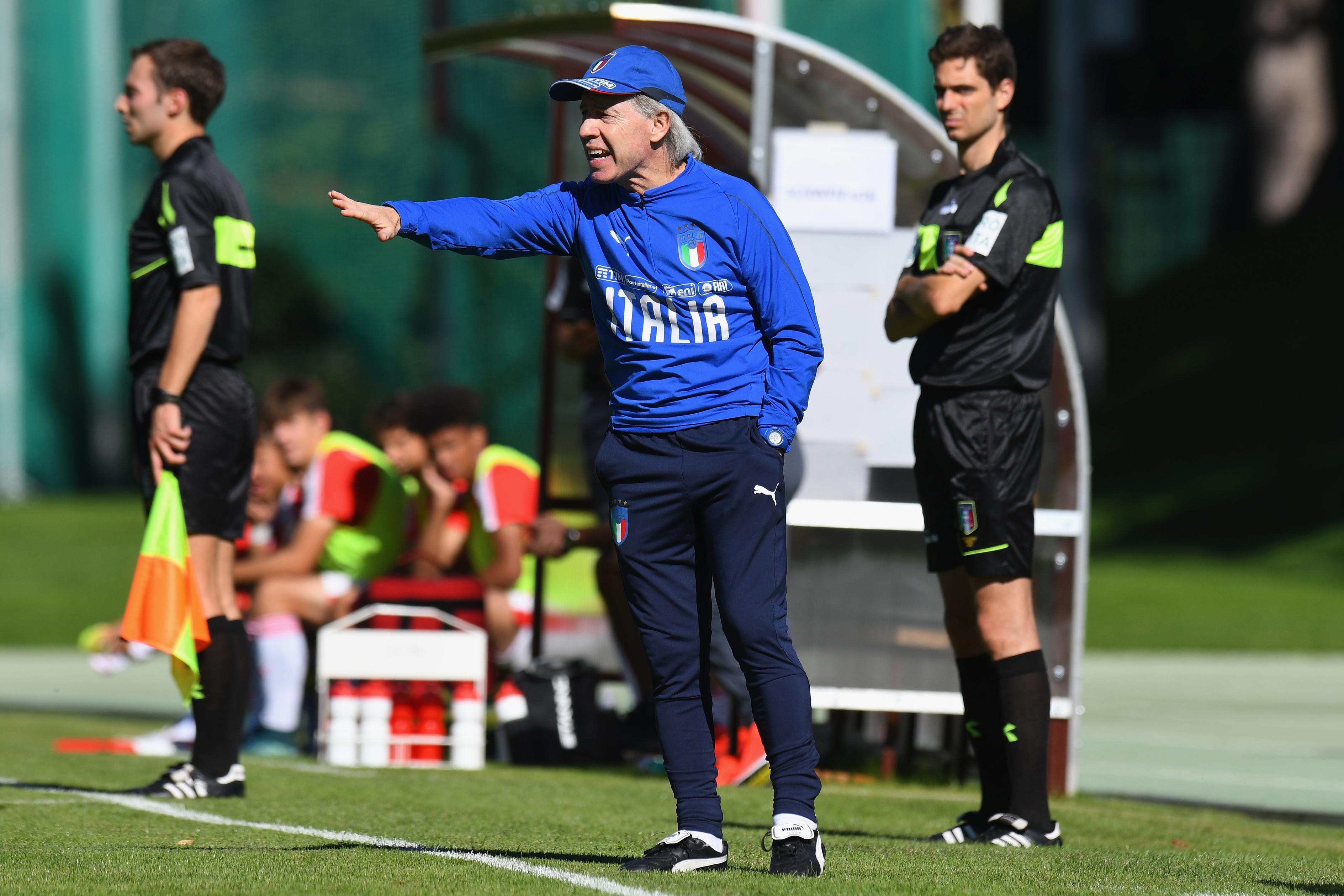 BOLZANO, ITALY - SEPTEMBER 25: Daniele Zoratto head coach of Italy U16 issues instructions to his players during the International Friendly between Italy U16 and Switzerland U16 on September 25, 2018 in Bolzano, Italy.  (Photo by Alessandro Sabattini/Getty Images)