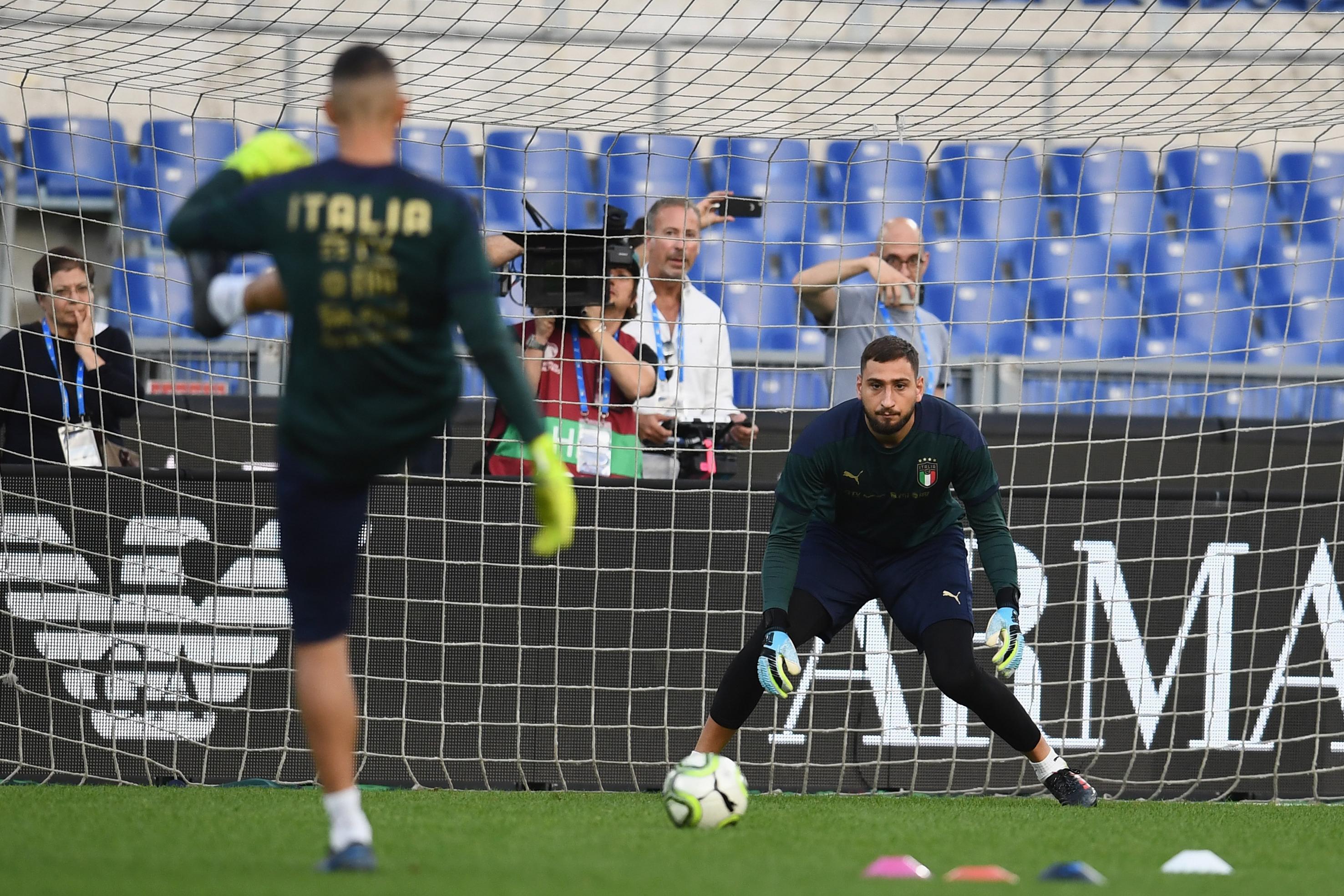 ROME, ITALY - OCTOBER 11:  Gianluigi Donnarumma of Italy in action during the Italy training session at Stadio Olimpico on October 11, 2019 in Rome, Italy.  (Photo by Claudio Villa/Getty Images)