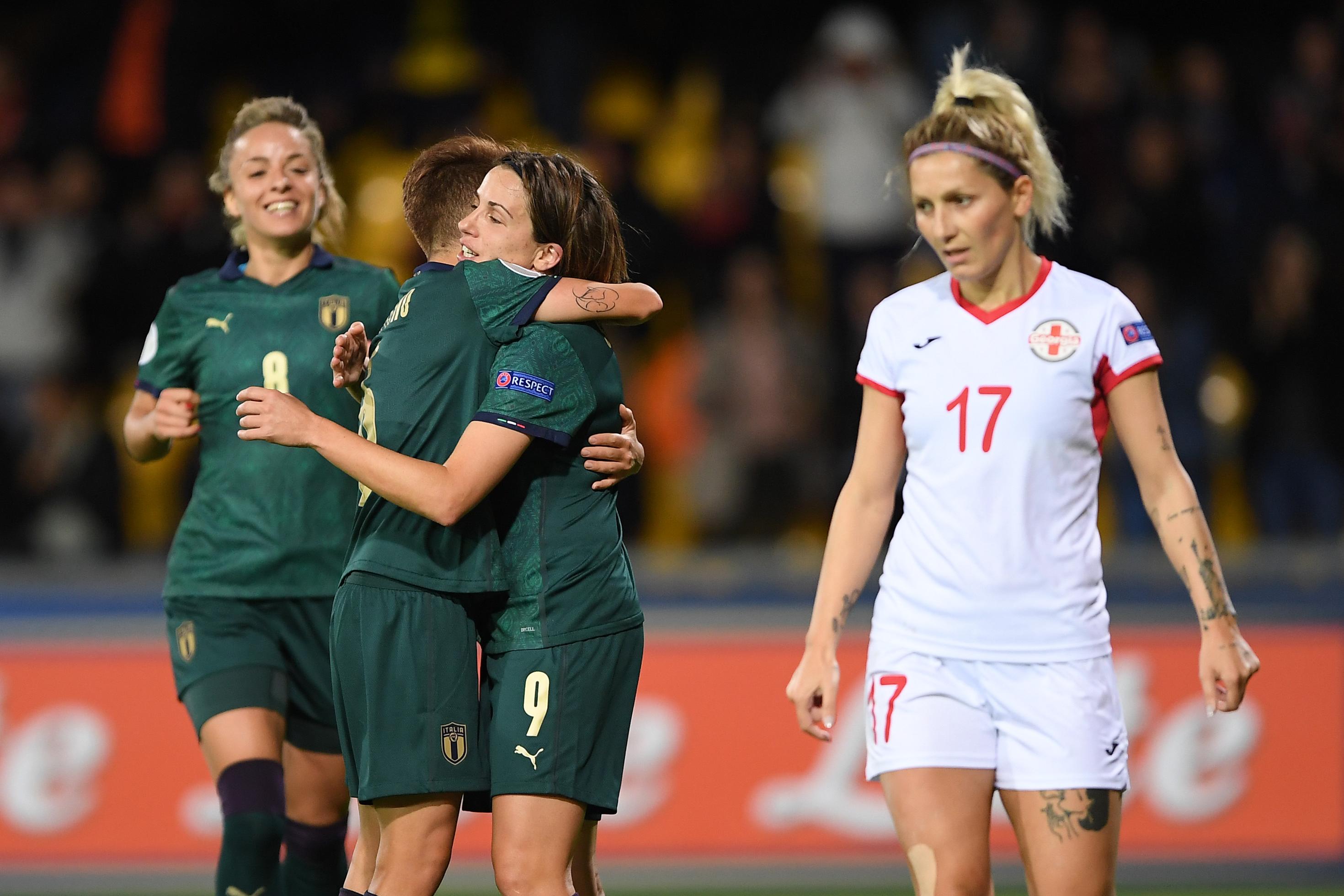 BENEVENTO, ITALY - NOVEMBER 08: Daniela Sabatino of Italy women celebrates the 4-0 goal during the UEFA Women\\'s Euros 2021 Qualifier match between Italy Women v Georgia Women on November 08, 2019 in Benevento, Italy. (Photo by Francesco Pecoraro/Getty Images)