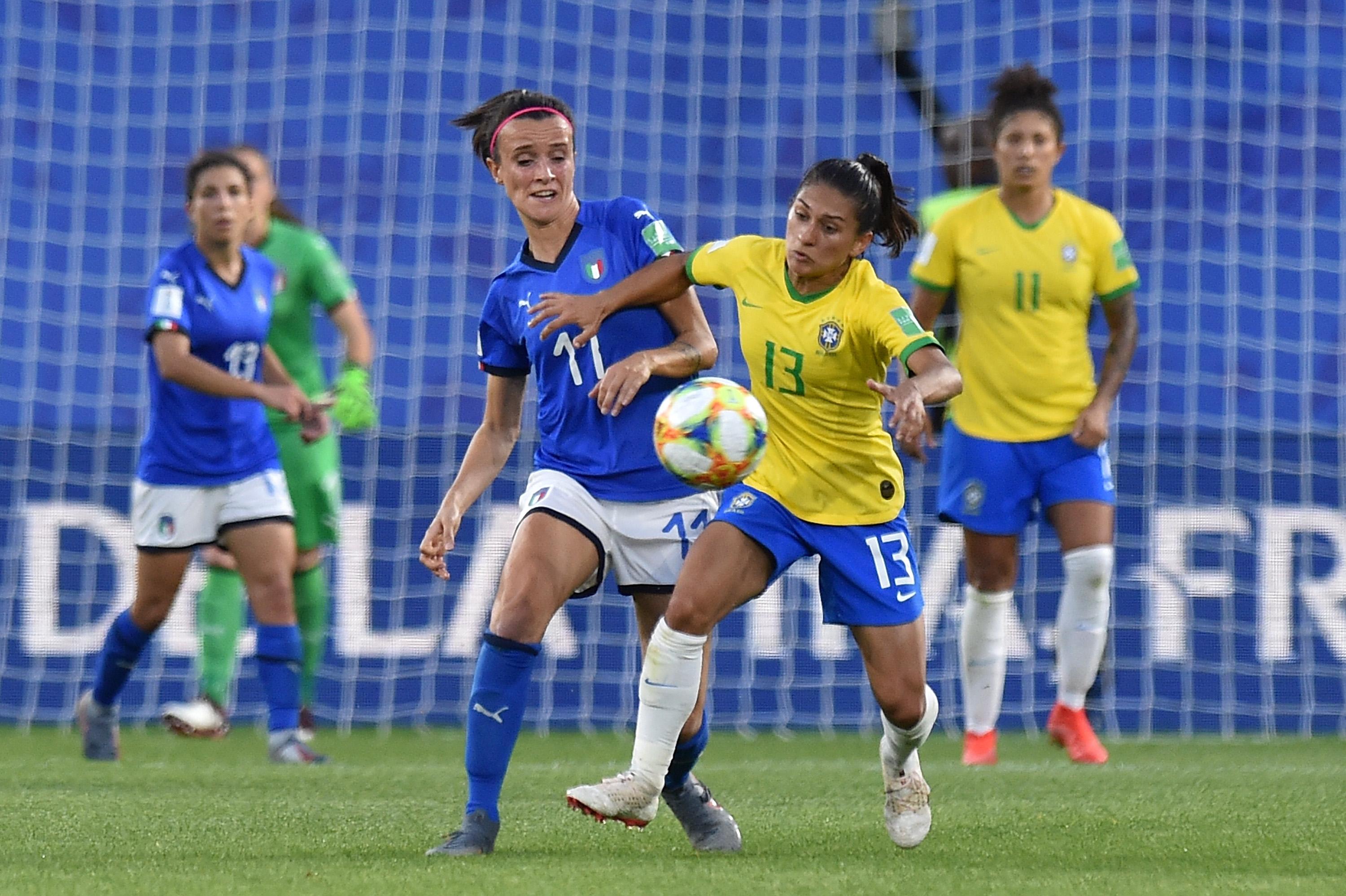 VALENCIENNES, FRANCE - JUNE 18: Barbara Bonansea (L) of Italy and Leticia Santos of Brasil compete for the ball during the 2019 FIFA Women's World Cup France group C match between Italy and Brazil at Stade du Hainaut on June 18, 2019 in Valenciennes, France. (Photo by Tullio M. Puglia/Getty Images)