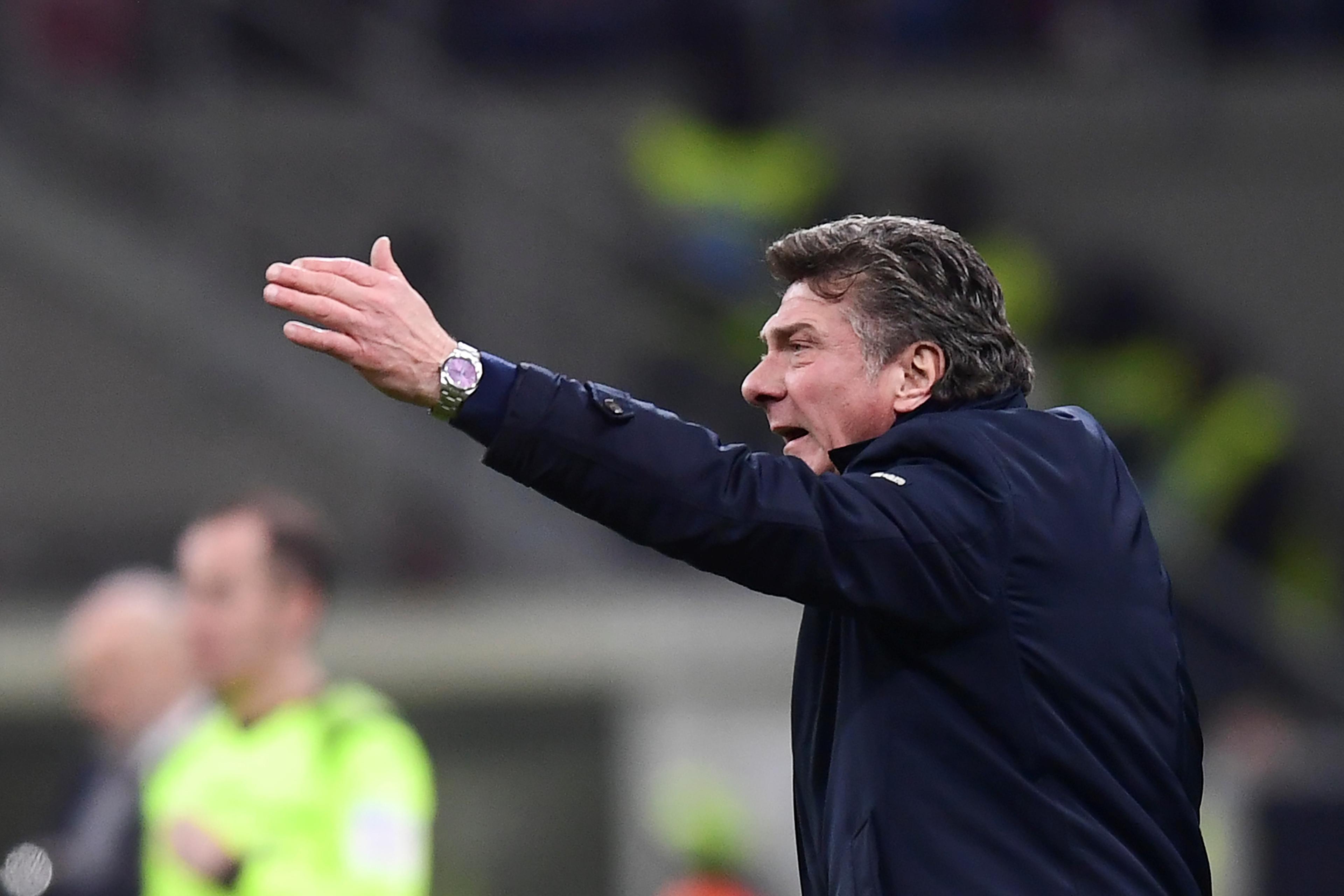 Torino\\'s Italian head coach Walter Mazzarri gestures during the Italian Cup (Coppa Italia) quarter final football match AC Milan vs Torino on January 28, 2020 at San Siro stadium in Milan. (Photo by MIGUEL MEDINA / AFP) (Photo by MIGUEL MEDINA/AFP via Getty Images)