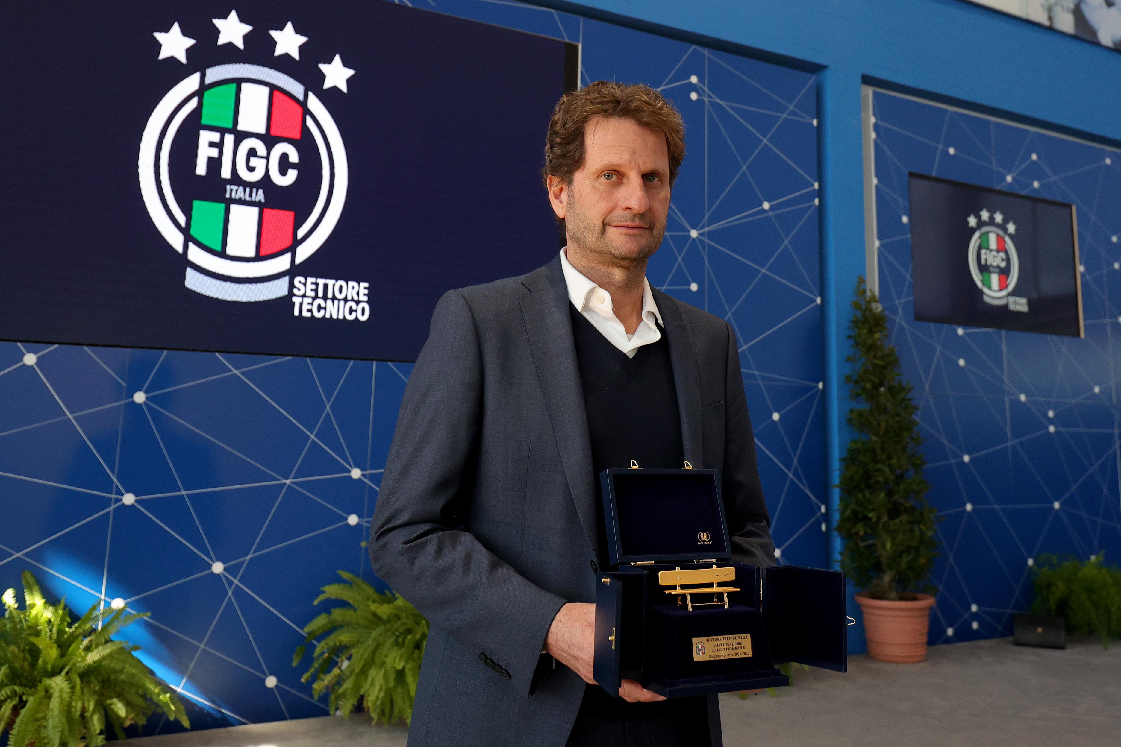 Tre trofei conquistati in una sola stagione e la Panchina d’oro: disponibile il podcast con l’intervista a Montemurro