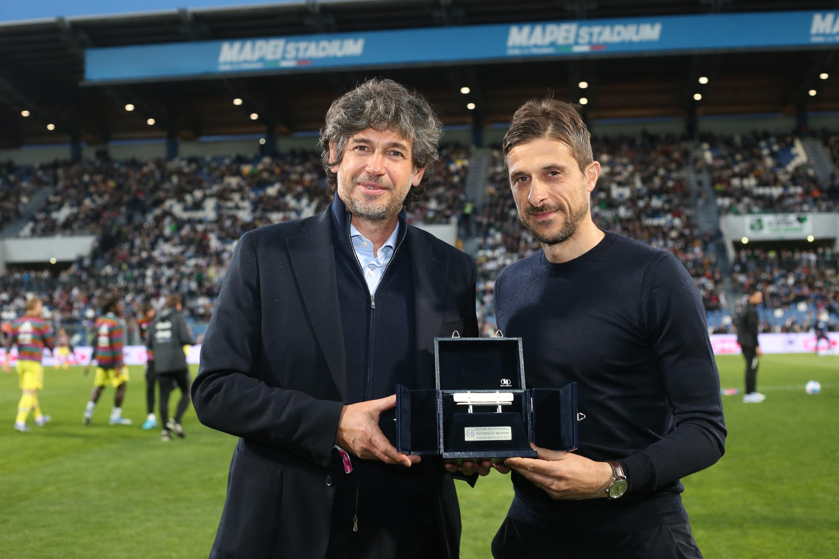 Consegnata ad Alessio Dionisi la Panchina d’argento. Prosegue il ‘tour’ delle premiazioni di Albertini