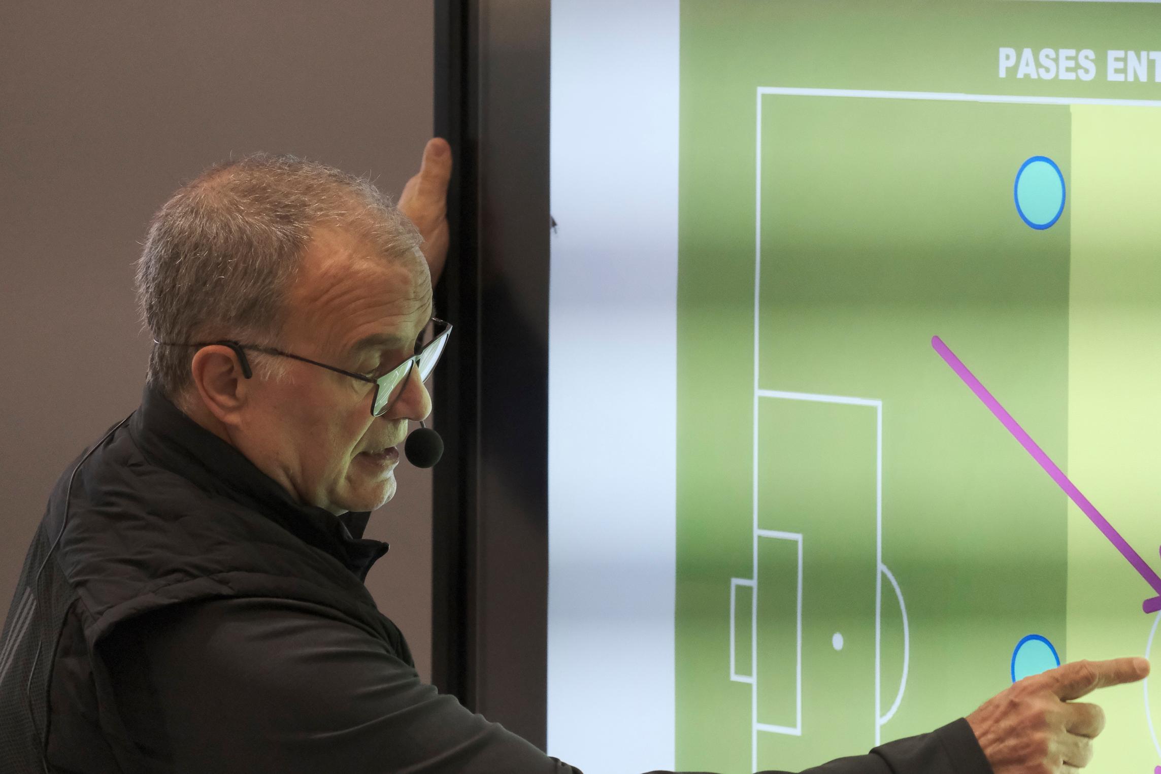 La lezione di Bielsa nell\\'aula magna di Coverciano
