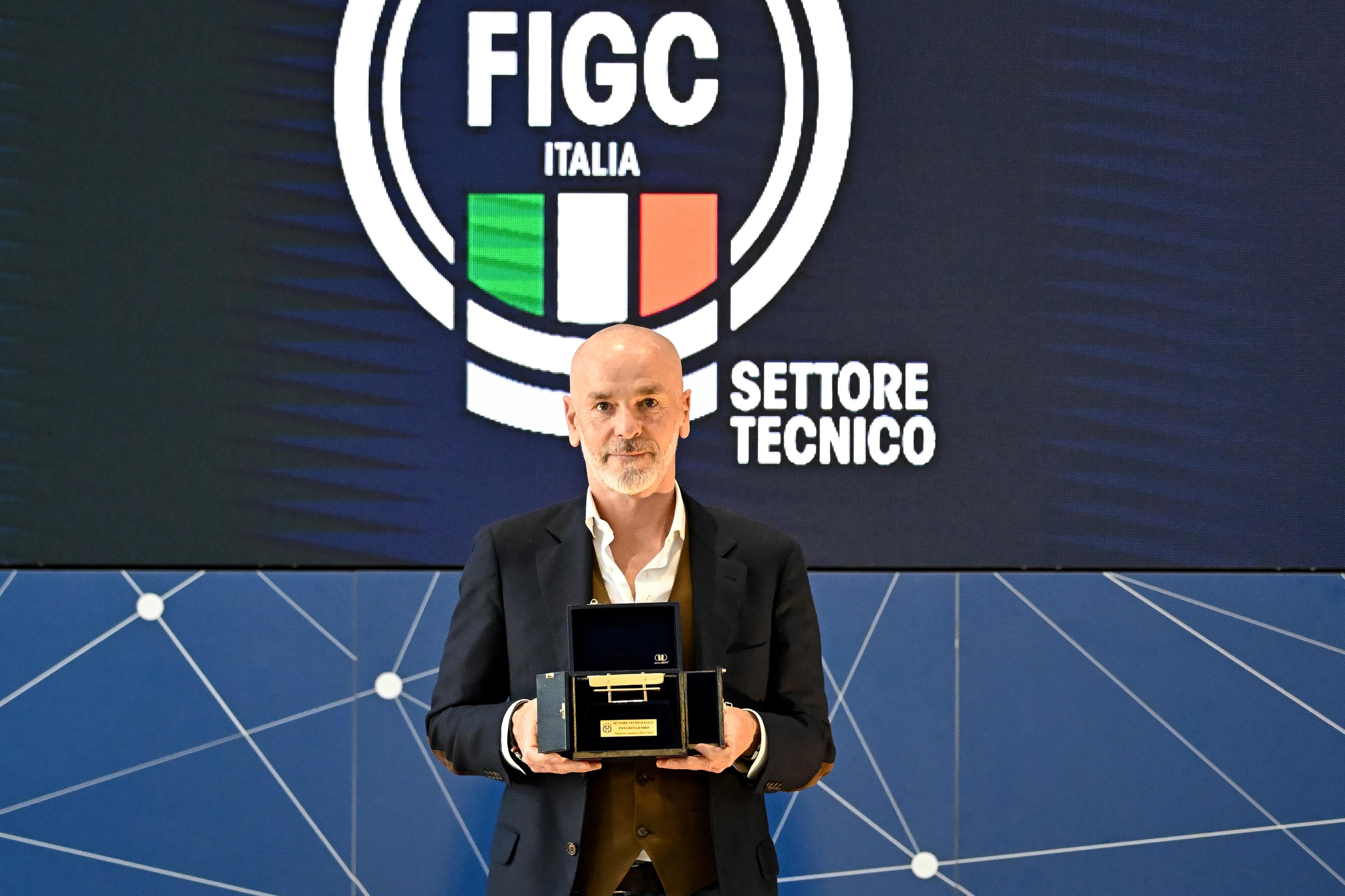 Stefano Pioli vince la 31ª edizione della Panchina d'oro: \"Sento ancora le emozioni dello scudetto vinto con il Milan\"