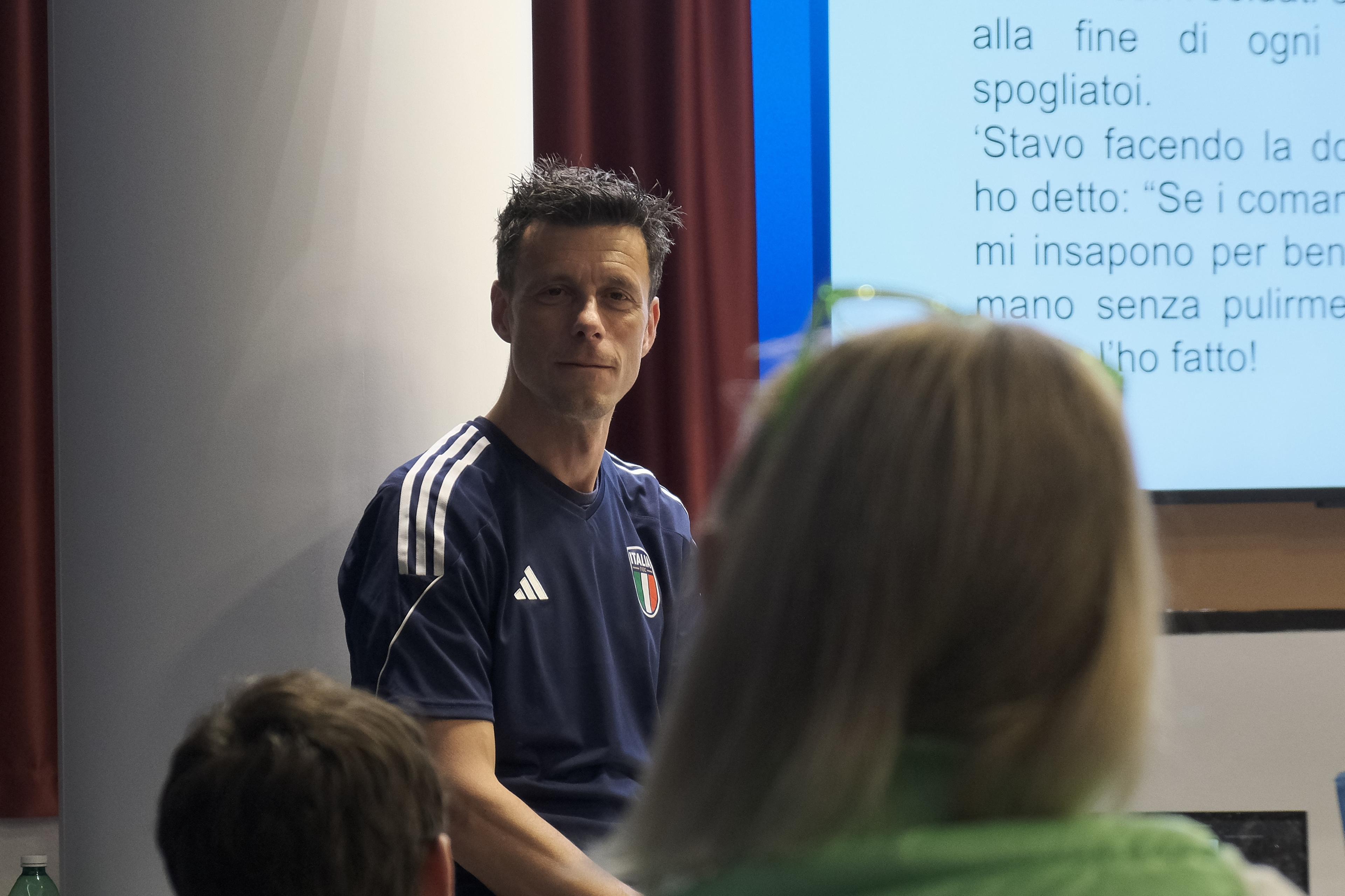 Come ‘allenare l’incertezza nel calcio’: disponibile la tesi di Matteo Cioffi al Master UEFA Pro
