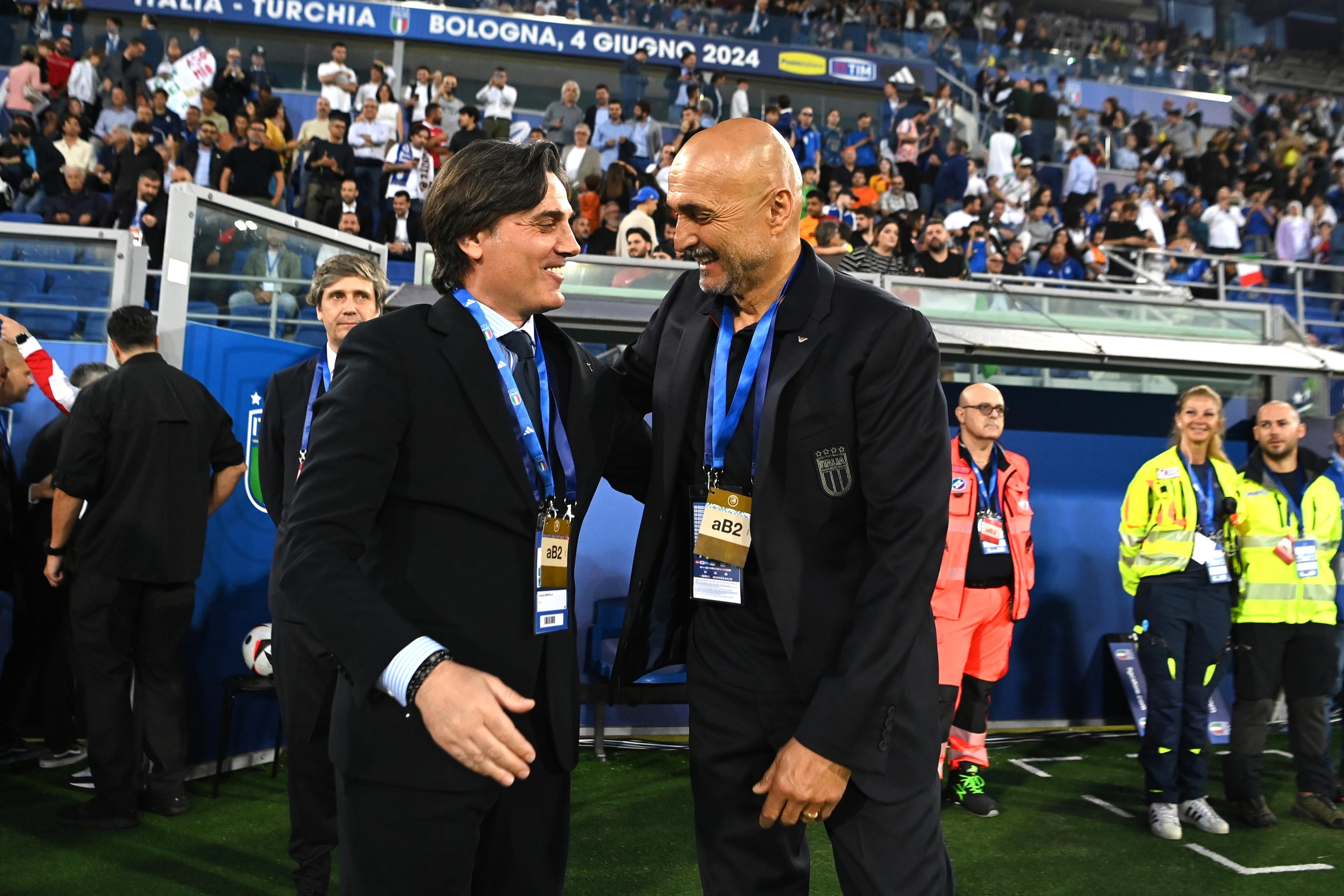 BOLOGNA, ITALY - JUNE 04: Head coach of Italy Luciano Spalletti salutes head coach of Turkiye Vincenzo Montella before International Friendly match between Italy and Turkiye at Renato Dall\\'Ara Stadium on June 04, 2024 in Bologna, Italy. (Photo by Claudio Villa/Getty Images)