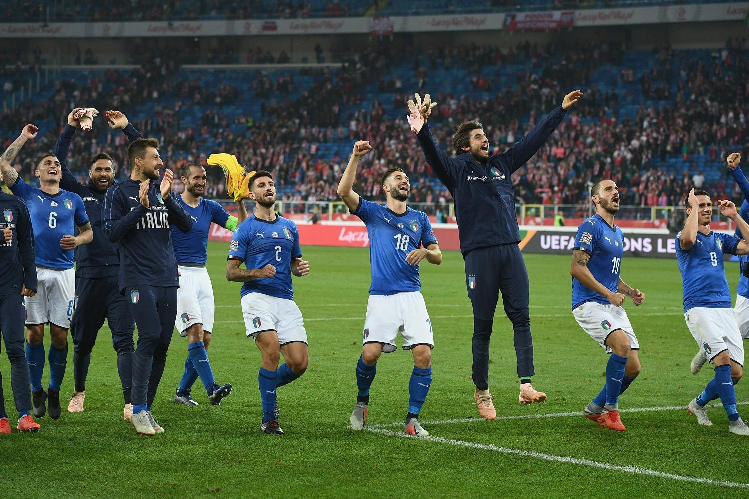 CHORZOW, POLAND - OCTOBER 14: Players of Italy celebrate at the end of the UEFA Nations League A group three match between Poland and Italy at Silesian Stadium on October 14, 2018 in Chorzow, Poland. (Photo by Claudio Villa/Getty Images)