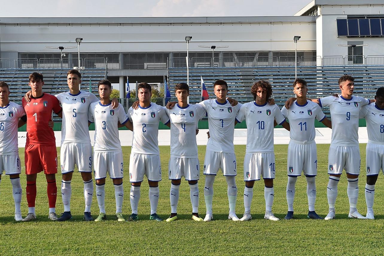 PORDENONE, ITALY - AUGUST 07: Team of Italy U18 prior the International Friendly match between Italy U18 and Slovenia U18 on August 7, 2018 in Pordenone, Italy.  (Photo by Giuseppe Bellini/Getty Images)