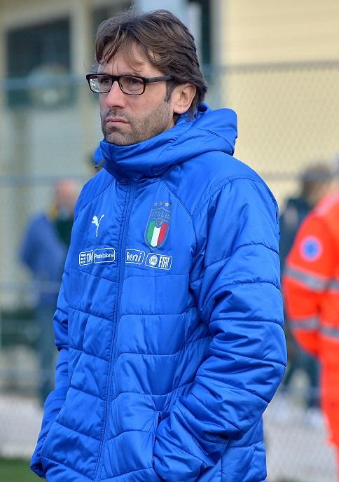 RECANATI, ITALY - NOVEMBER 16: Federico Guidi head coach of Italy looks on during the International Friendly match between Italy U19 and Hungary U19 on November 16, 2018 in Recanati, Italy. (Photo by Getty Images/Getty Images)