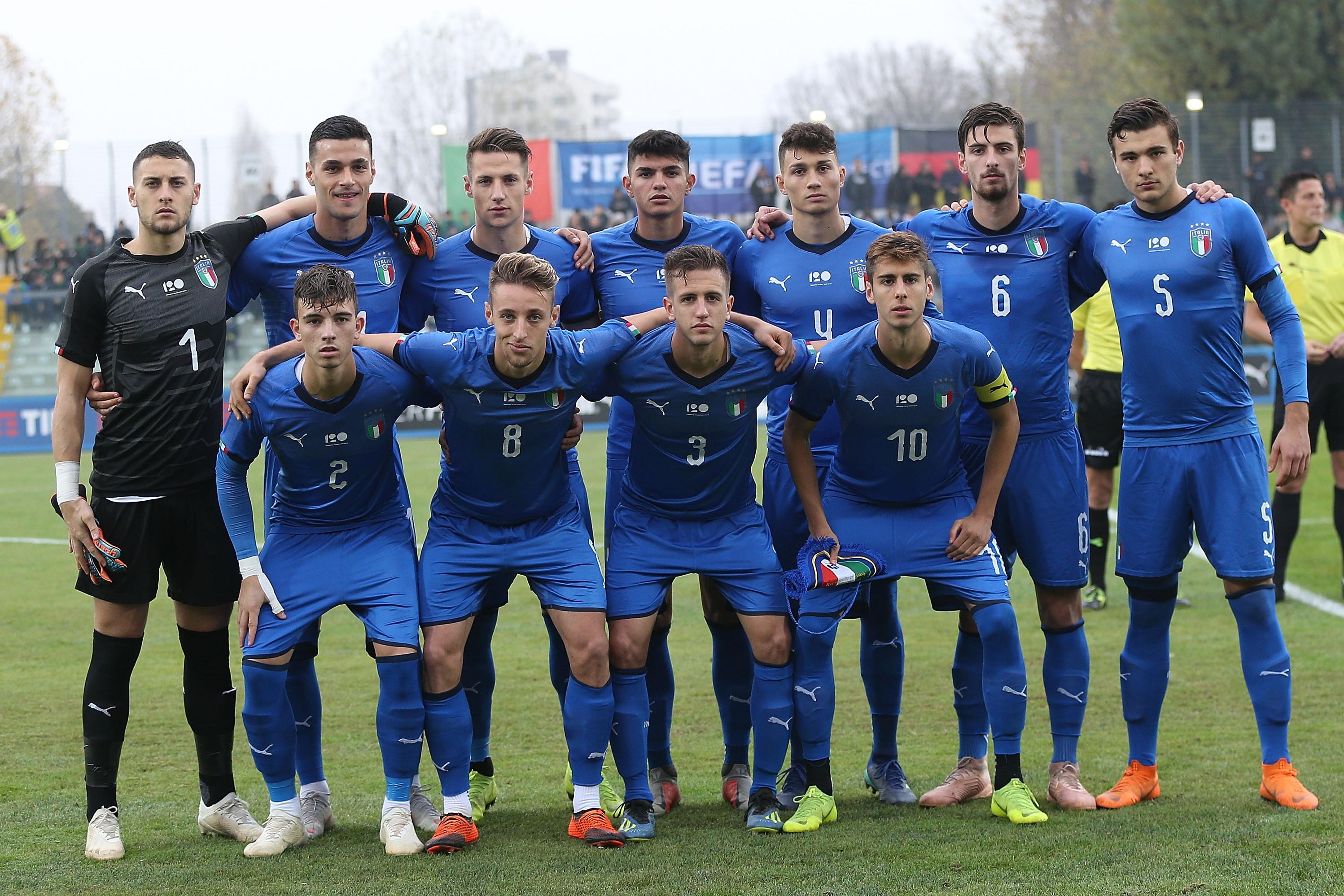SASSUOLO, ITALY - NOVEMBER 15: Italy U20 poses during the 8 Nations Cup match between Italy U20 and Germany U20 on November 15, 2018 in Sassuolo, Italy.  (Photo by Gabriele Maltinti/Getty Images)