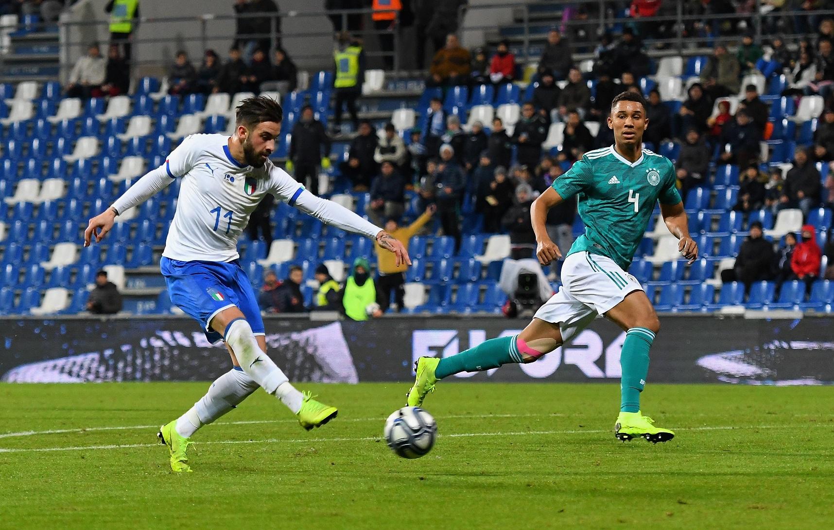 REGGIO NELL'EMILIA, ITALY - NOVEMBER 19: Vittorio Parigini of Italy U21 scores the opening goal during the International friendly match between Italy U21 and Germany U21 on November 19, 2018 in Reggio nell'Emilia, Italy. (Photo by Alessandro Sabattini/Getty Images)