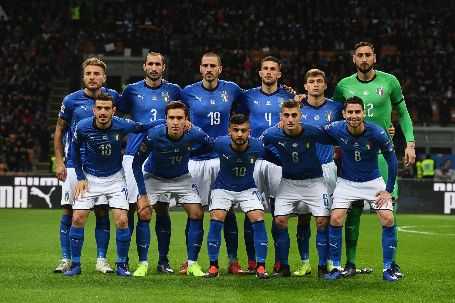 MILAN, ITALY - NOVEMBER 17: Italy team pose for the line-up prior up before the UEFA Nations League A group three match between Italy and Portugal at Stadio Giuseppe Meazza on November 17, 2018 in Milan, Italy.  (Photo by Claudio Villa/Getty Images)