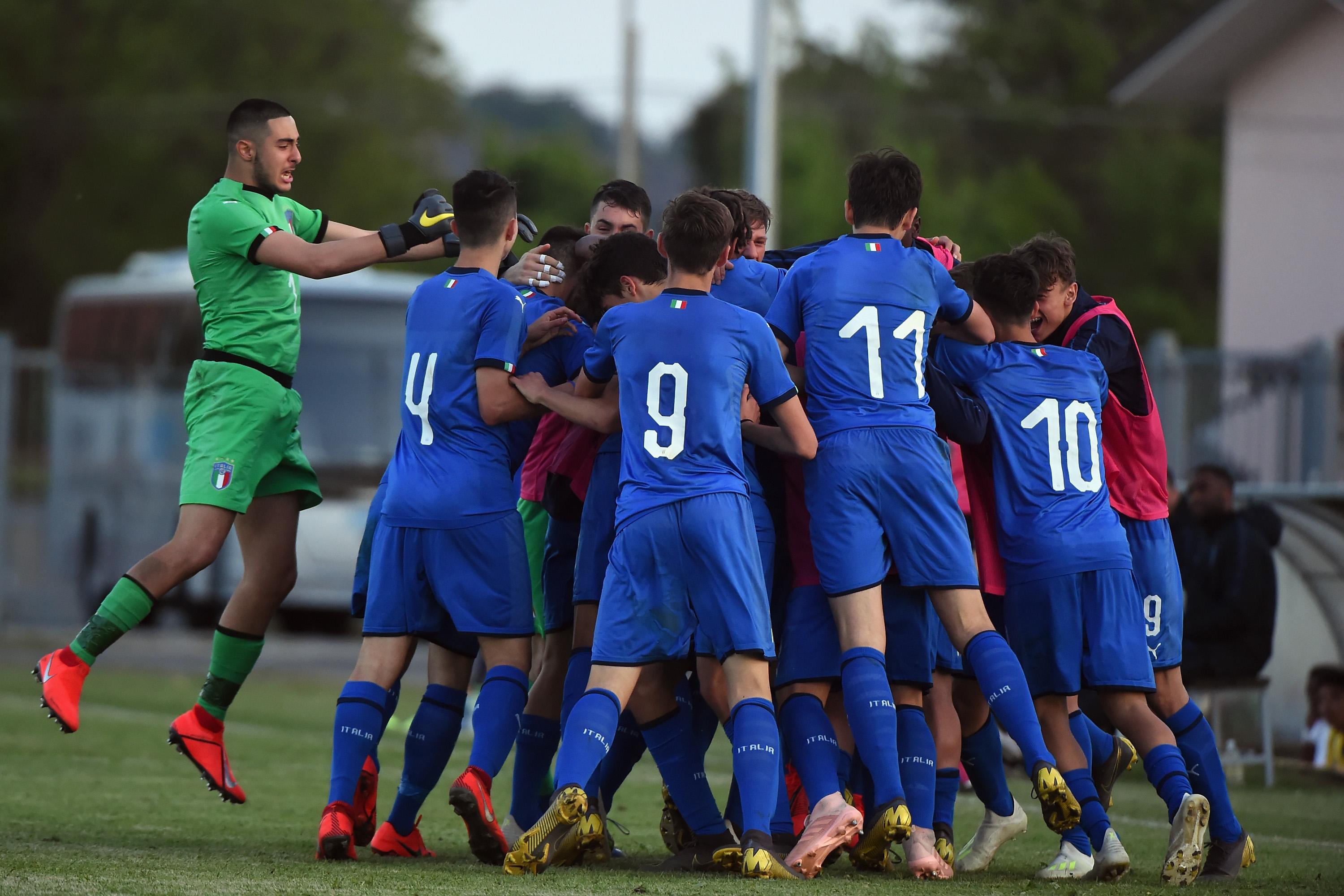 GRADISCA D\\'ISONZO, ITALY - APRIL 27:  Filippo Missori of Italy U15 celebrates his first goal with his teammates during the match Italy v England U15 of the Nations Tournamnent on April 27, 2019 in Gradisca d\\'Isonzo, Italy.  (Photo by Pier Marco Tacca/Getty Images)