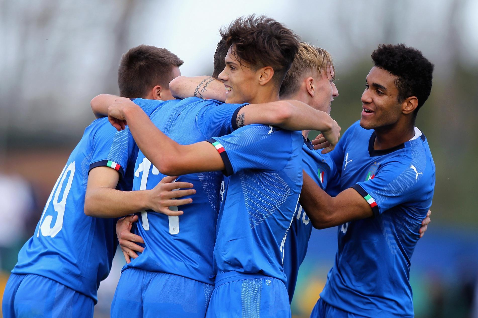 ROME, ITALY - NOVEMBER 16: Alessandro Sala with his teammates of Italy U18 celebrates after scoring the team\\'s second goal during the friendly match between Italy U18 and Czech Republic U18 at Acqua Acetosa Sport Center on November 16, 2018 in Rome, Italy. (Photo by Paolo Bruno/Getty Images)