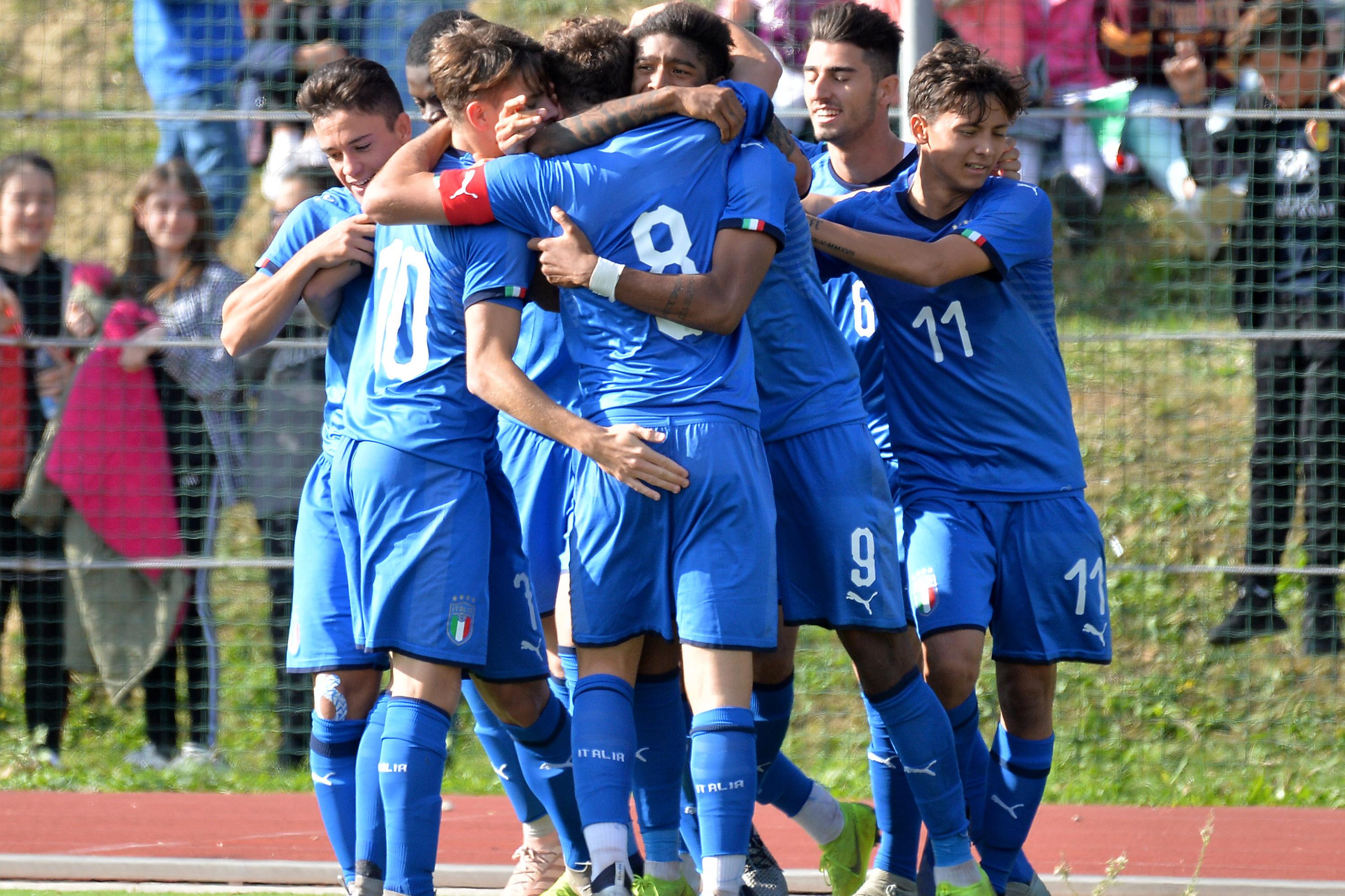 RECANATI, ITALY - NOVEMBER 16: Manolo Portanova of Italy  celabrates with teammates after scoring a goal during the International Friendly match between Italy U19 and Hungary U19 on November 16, 2018 in Recanati, Italy. (Photo by Getty Images/Getty Images)