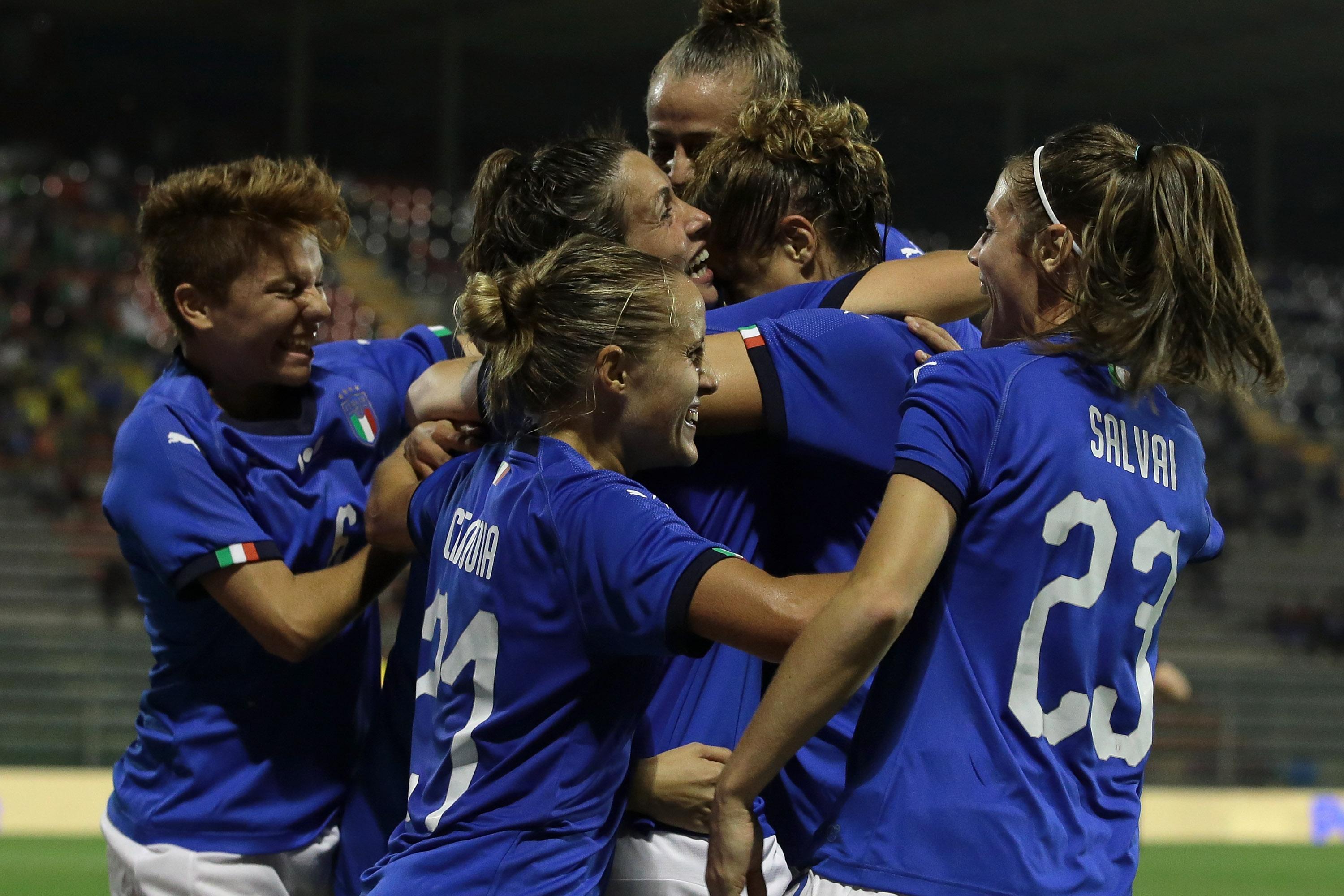 CREMONA, ITALY - OCTOBER 09:  Daniela Sabatino of Italy celebrates with her team-mates after scoring the opening goal during the International Friendly match between Italy Women and Sweden Women at Stadio Giovanni Zini on October 9, 2018 in Cremona, Italy.  (Photo by Emilio Andreoli/Getty Images)