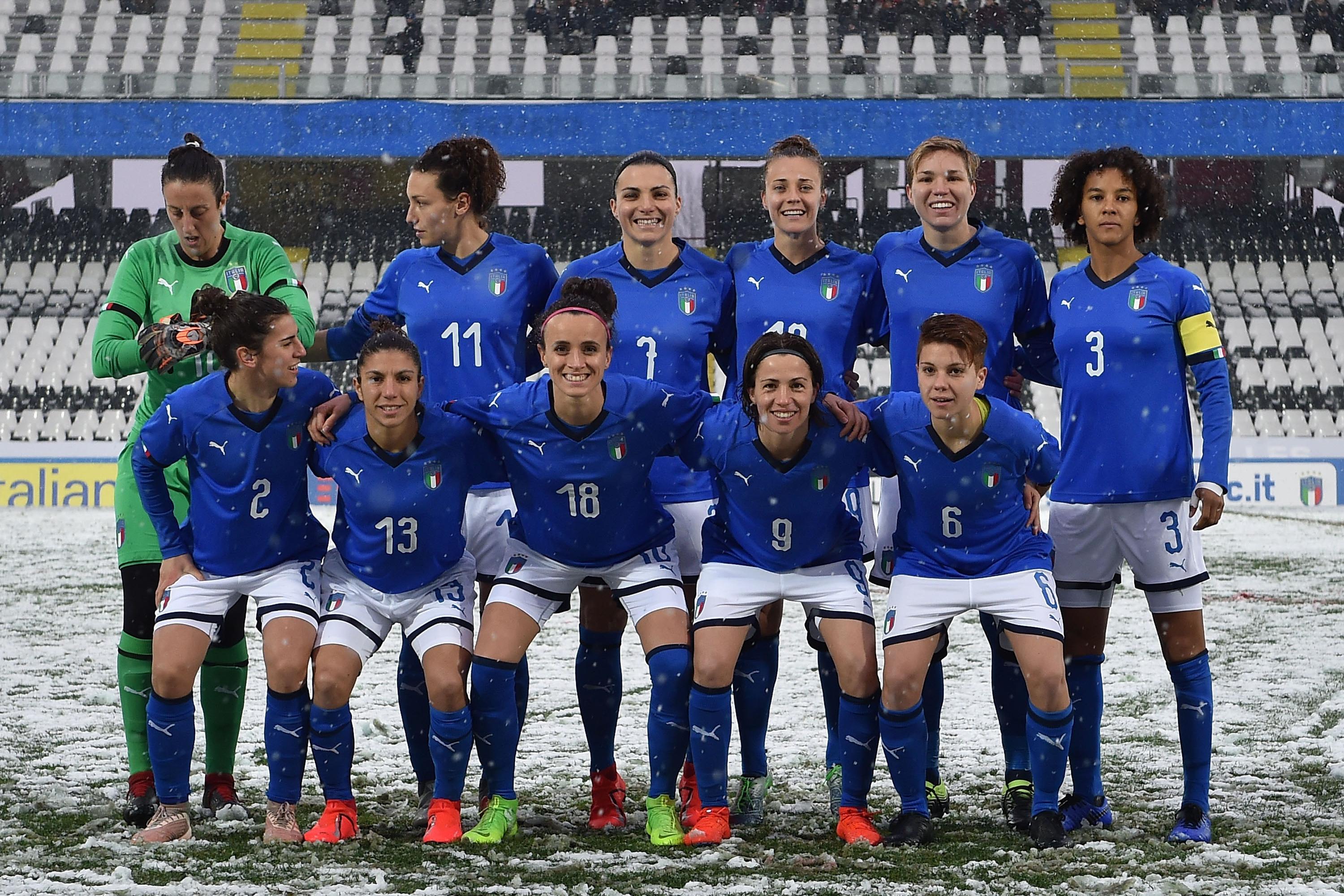 CESENA, ITALY - JANUARY 22: Team of taly Women prior the International Friendly match between Italy Women and Wales Women at Dino Manuzzi Stadium   on January 22, 2019 in Cesena, Italy.  (Photo by Giuseppe Bellini/Getty Images)