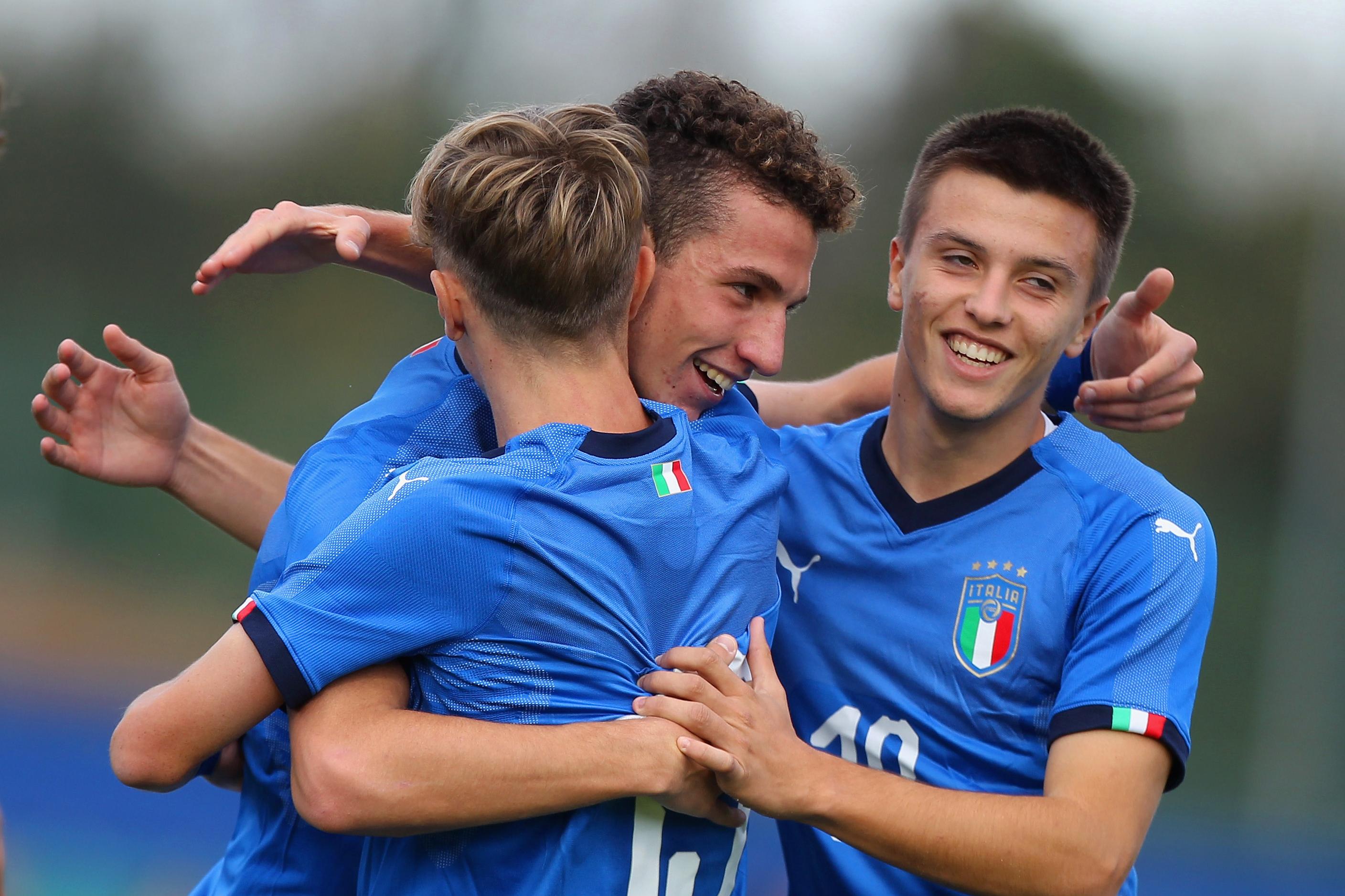 ROME, ITALY - NOVEMBER 16: Alessandro Sala with his teammates of Italy U18 celebrates after scoring the team\\'s second goal during the friendly match between Italy U18 and Czech Republic U18 at Acqua Acetosa Sport Center on November 16, 2018 in Rome, Italy. (Photo by Paolo Bruno/Getty Images)