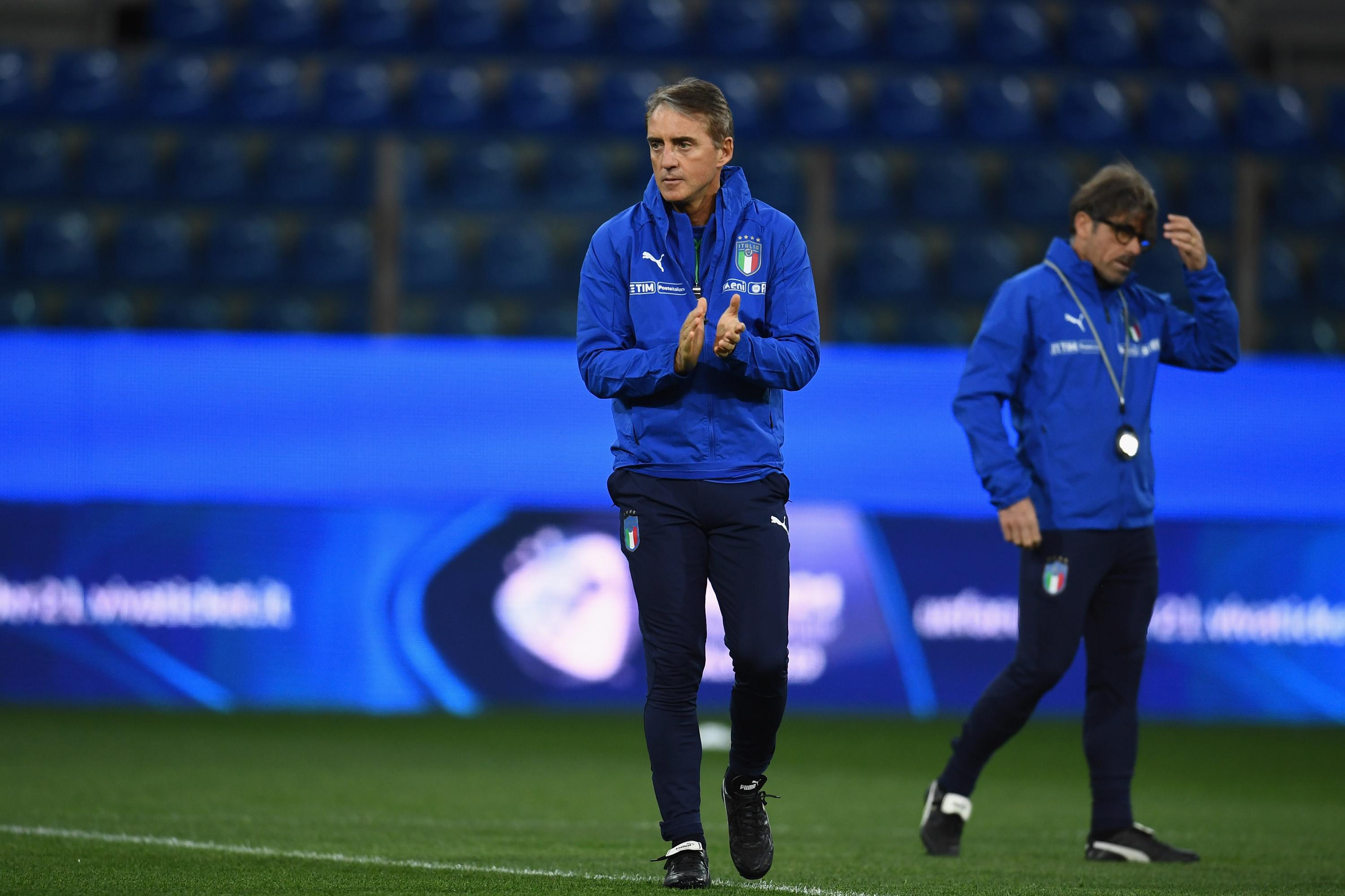 PARMA, ITALY - MARCH 25:  Head coach Italy Roberto Mancini looks on during a Italy training session at Ennio Tardini on March 25, 2019 in Parma, Italy.  (Photo by Claudio Villa/Getty Images)