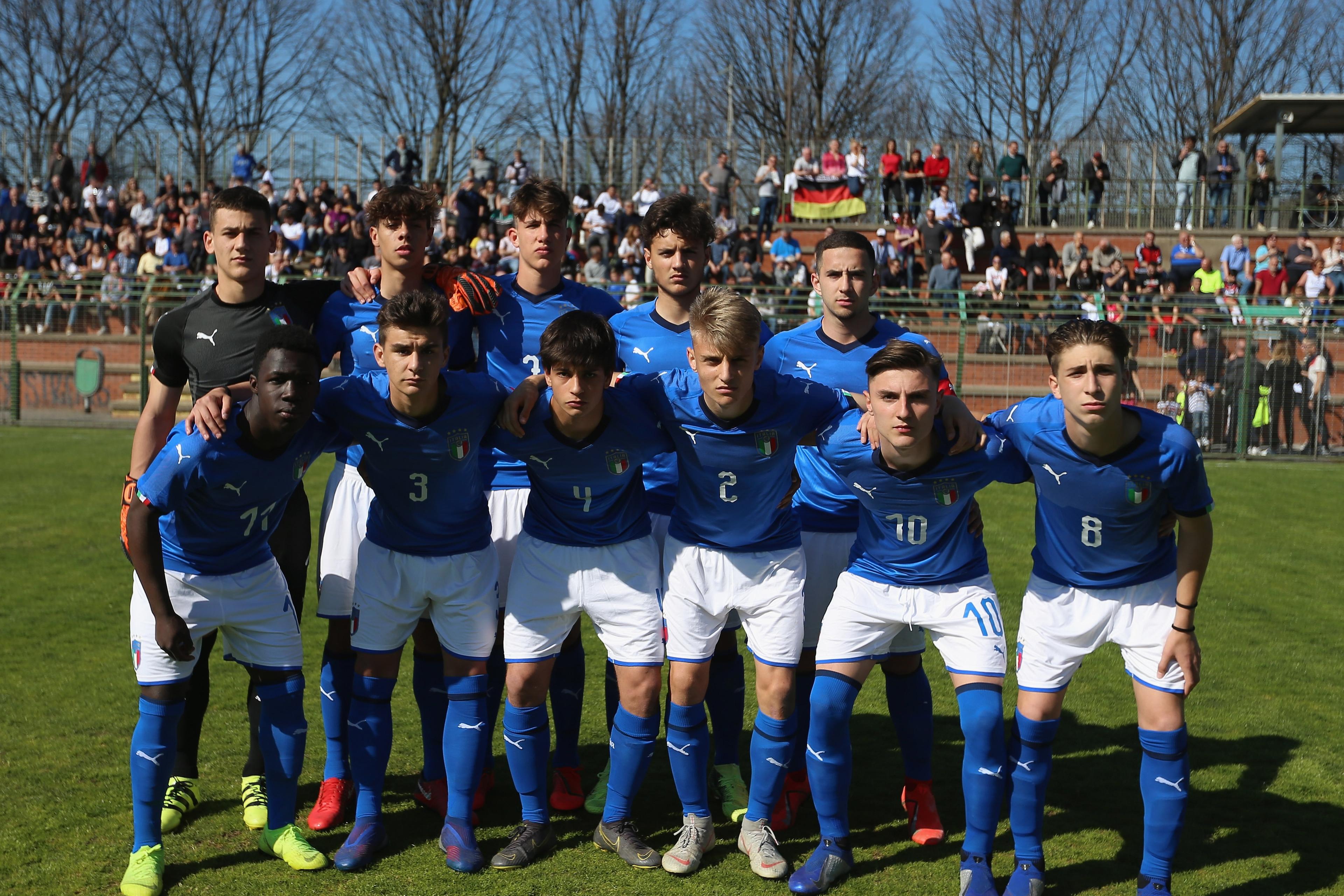 ALBANO LAZIALE, ITALY - MARCH 23:  Italy U16 team poses during the International Friendly match between Italy U16 and Germany U16 on March 23, 2019 in Albano Laziale, Italy.  (Photo by Paolo Bruno/Getty Images)