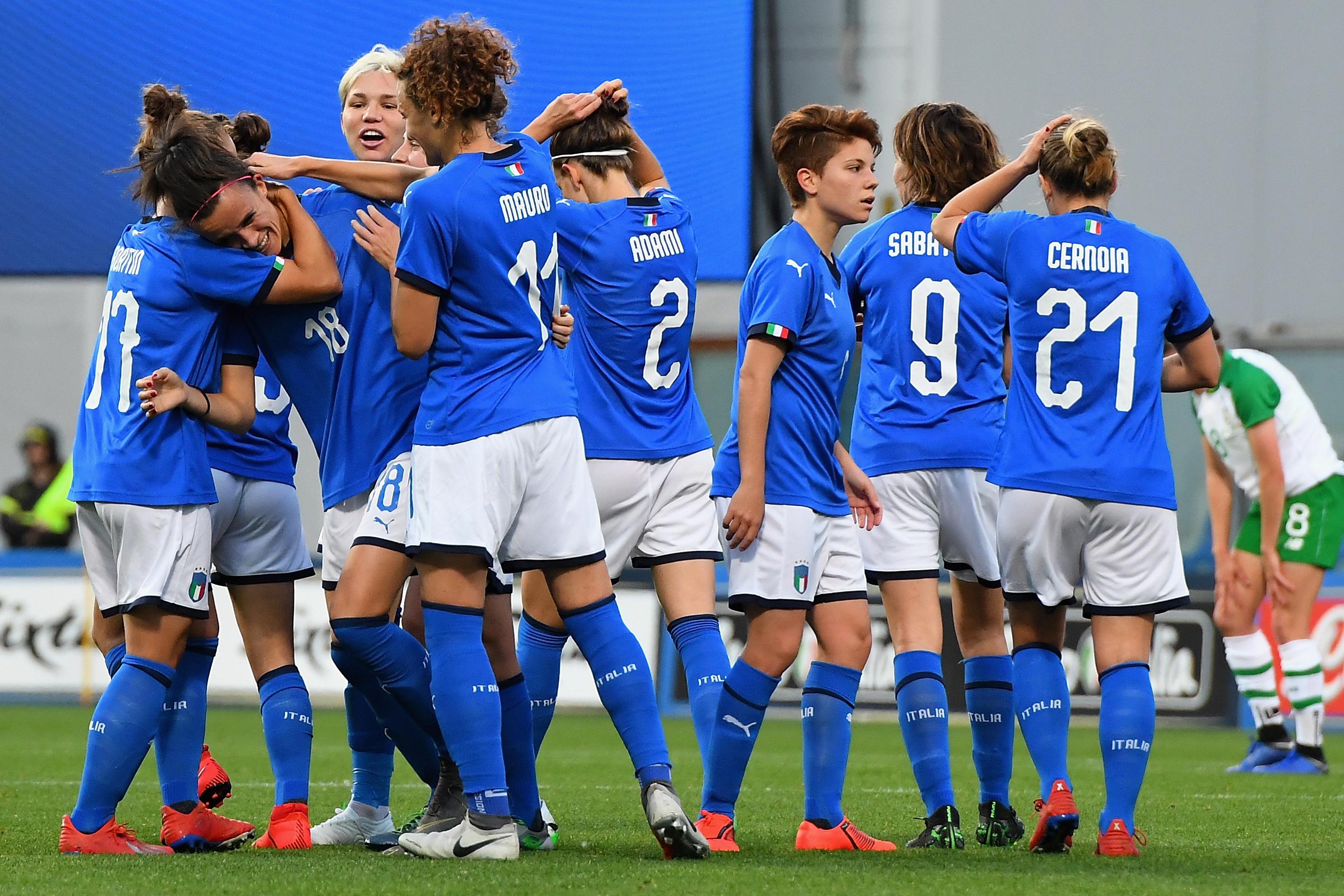 REGGIO NELL\\'EMILIA, ITALY - APRIL 09:  Barbara Bonansea of Italy Woman  celebrates after scoring the 1-1 goal during the International Friendly match between Italy Women and Ireland Women at Mapei Stadium - Citt\\u00C3\\u00A0 del Tricolore on April 9, 2019 in Reggio nell\\'Emilia, Italy  (Photo by Alessandro Sabattini/Getty Images)