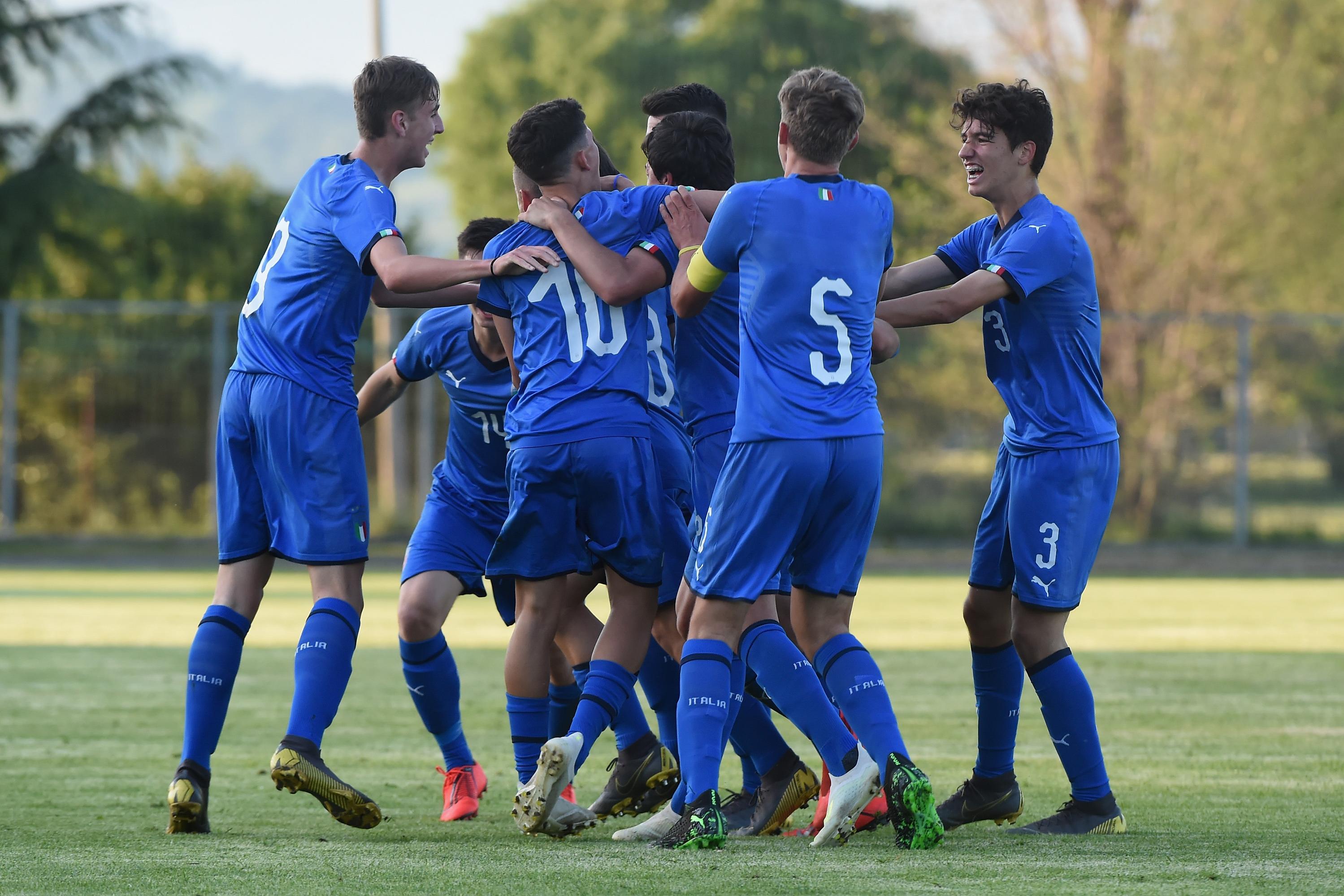 GRADISCA D\\'ISONZO, ITALY - APRIL 27:  Italy Team celebrate goal during the national anthem during Italy v England - U15 Nations Tournamnent on April 27, 2019 in Gradisca d\\'Isonzo, Italy.  (Photo by Pier Marco Tacca/Getty Images)