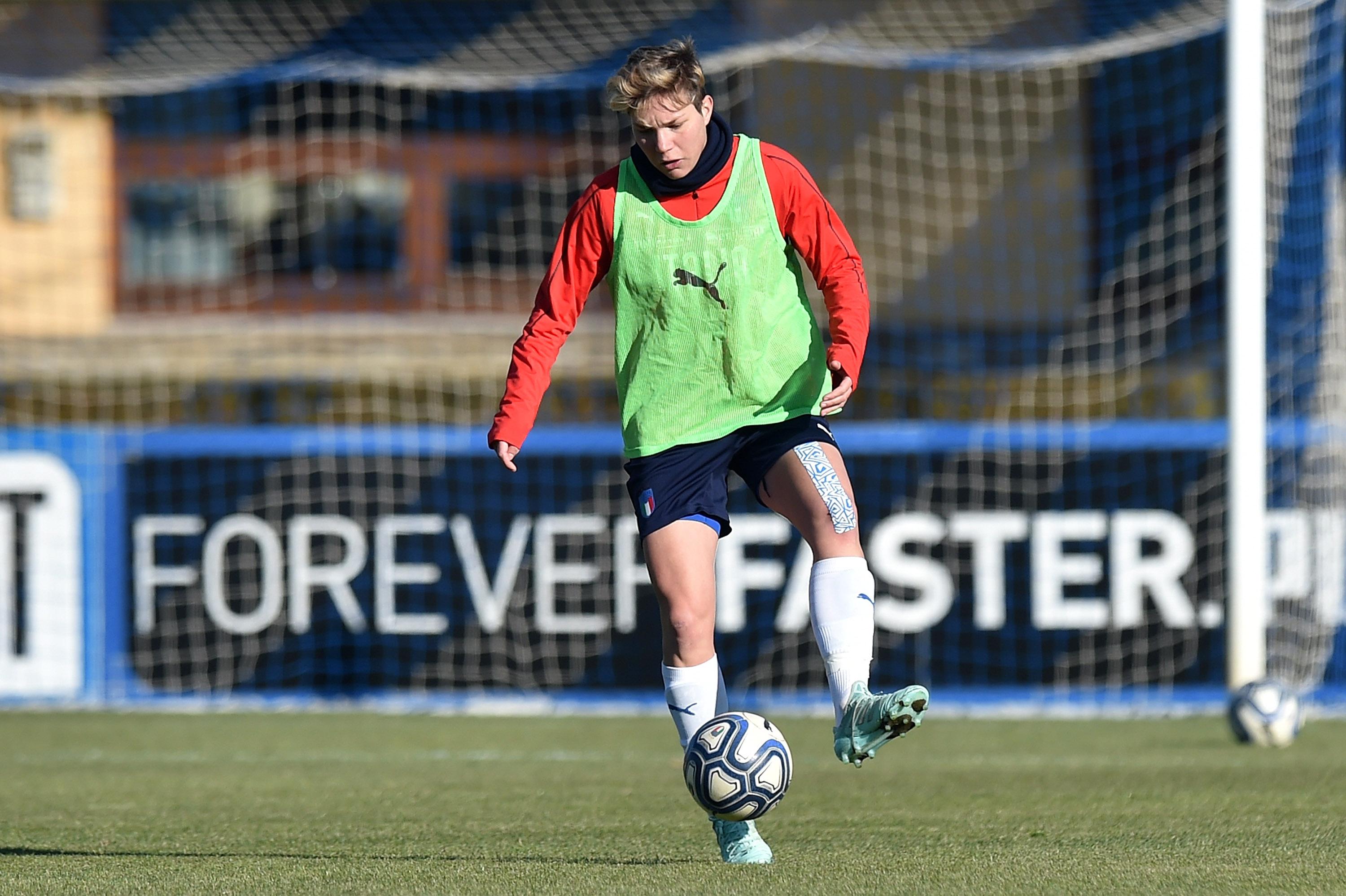 FLORENCE, ITALY - JANUARY 16: Elena Linari in action during a Italy women training session at Centro Tecnico Federale di Coverciano on January 16, 2019 in Florence, Italy. (Photo by Tullio M. Puglia/Getty Images)