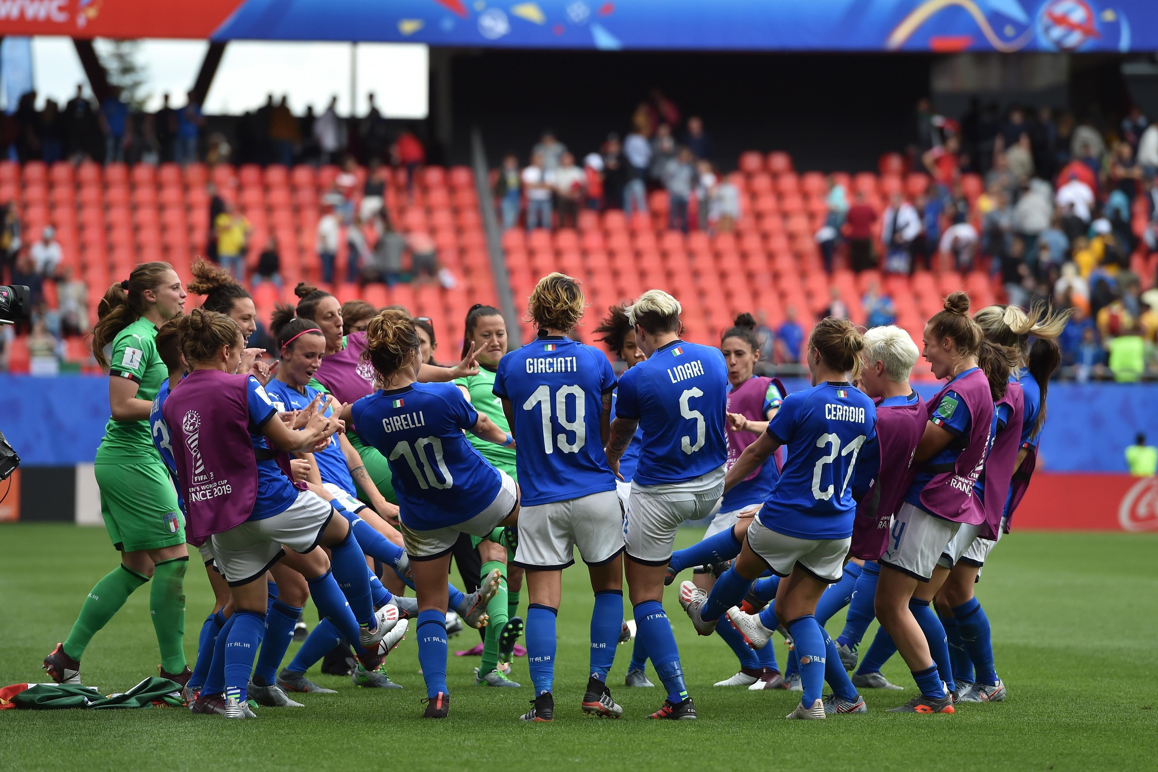 VALENCIENNES, FRANCE - JUNE 09: Players of Italy celebrate after winning the 2019 FIFA Women\\'s World Cup France group C match between Australia and Italy at Stade du Hainaut on June 09, 2019 in Valenciennes, France. (Photo by Tullio M. Puglia/Getty Images)