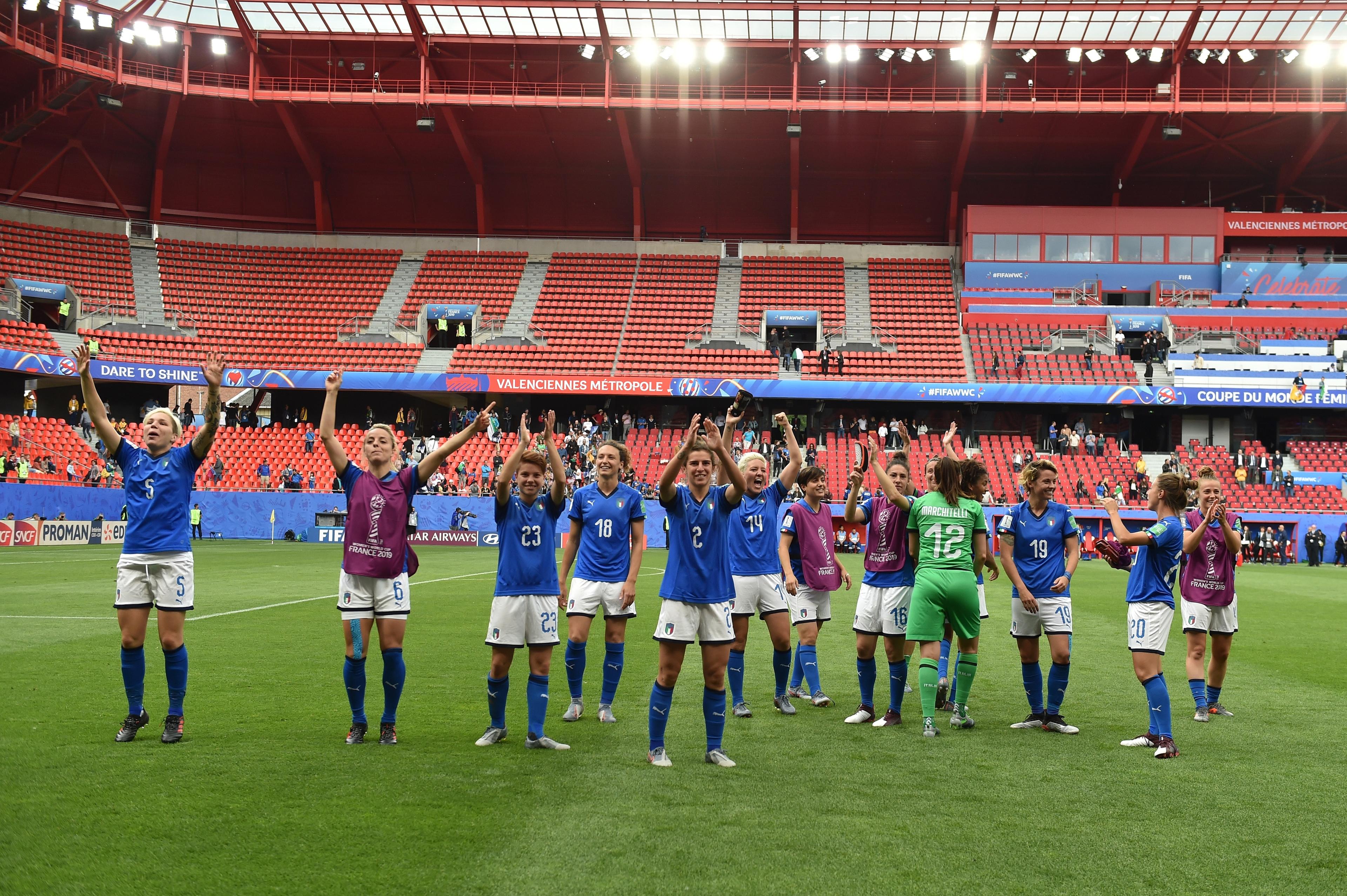 VALENCIENNES, FRANCE - JUNE 09: Players of Italy celebrate after winning the 2019 FIFA Women's World Cup France group C match between Australia and Italy at Stade du Hainaut on June 09, 2019 in Valenciennes, France. (Photo by Tullio M. Puglia/Getty Images)