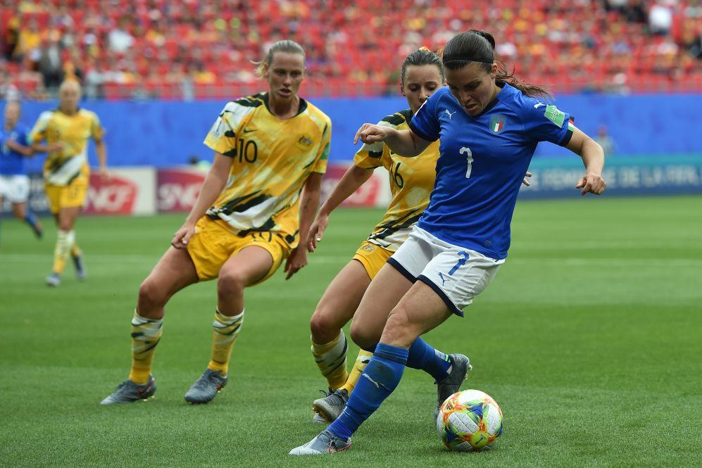 VALENCIENNES, FRANCE - JUNE 09: Alia Guagni (R) of Italy is challenged by Emily Van Egmond (L)  and Chloe Logarzo of Australia during the 2019 FIFA Women\\'s World Cup France group C match between Australia and Italy at Stade du Hainaut on June 09, 2019 in Valenciennes, France. (Photo by Tullio M. Puglia/Getty Images)
