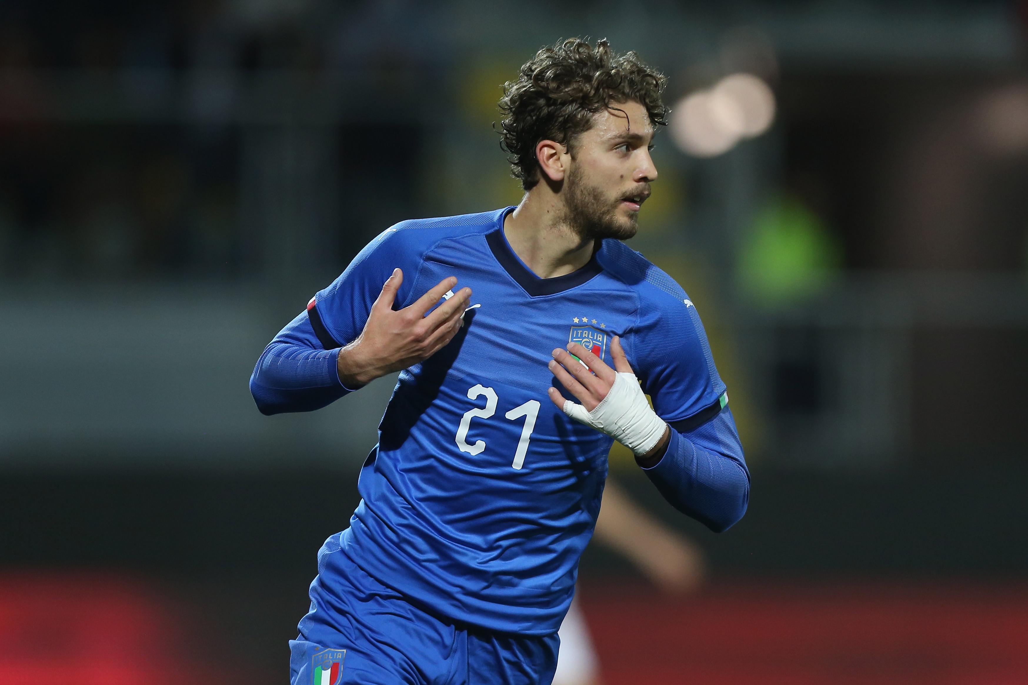 FROSINONE, ITALY - MARCH 25:  Manuel Locatelli of Italy U21 celebrates after scoring the team\\'s second goal during the International Friendly match between Italy U21 and Croatia U21 at Stadio Benito Stirpe on March 25, 2019 in Frosinone, Italy.  (Photo by Paolo Bruno/Getty Images)
