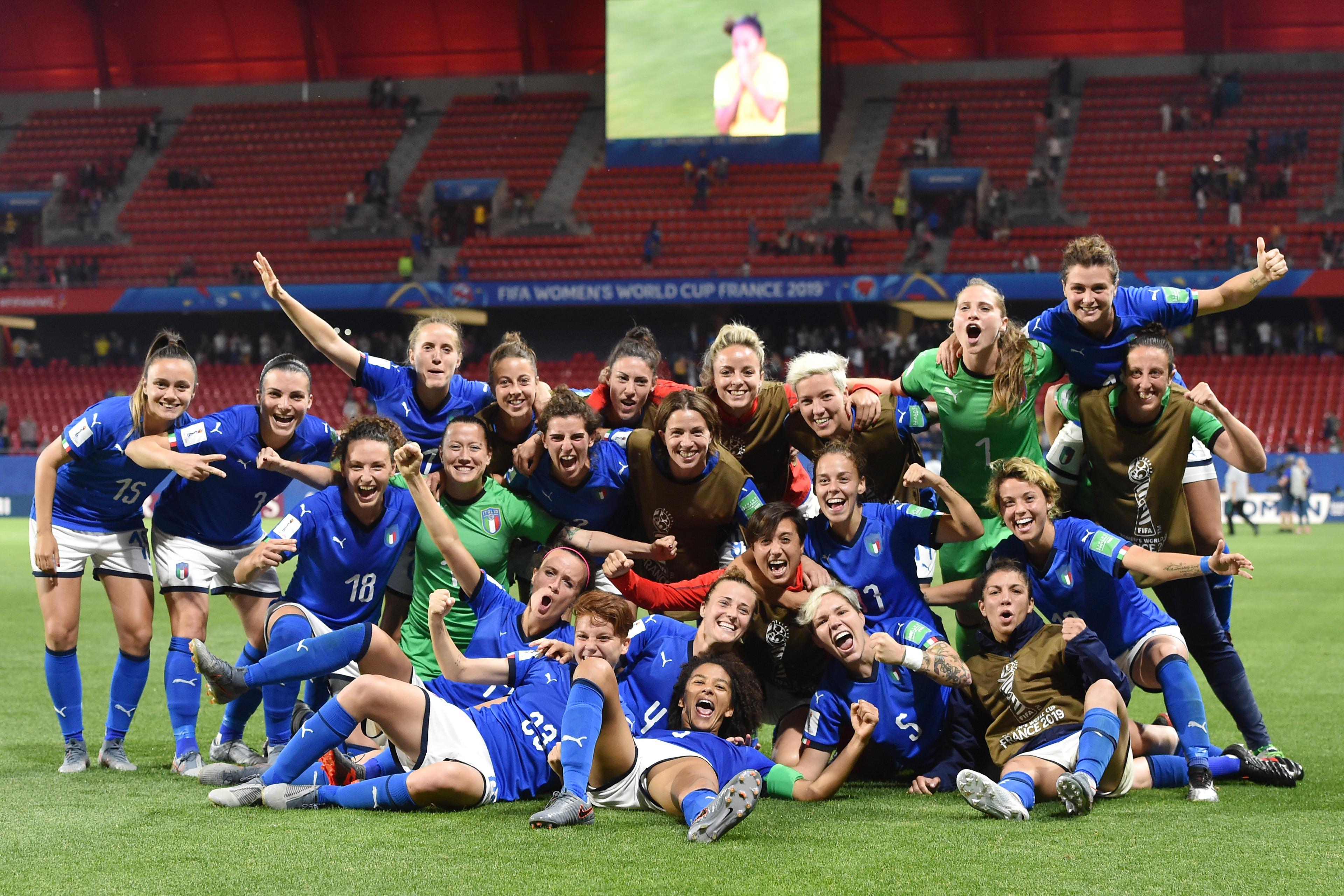 VALENCIENNES, FRANCE - JUNE 18: Players of Italy celebrate after winning the Group C during the 2019 FIFA Women\\'s World Cup France group C match between Italy and Brazil at Stade du Hainaut on June 18, 2019 in Valenciennes, France. (Photo by Tullio M. Puglia/Getty Images)