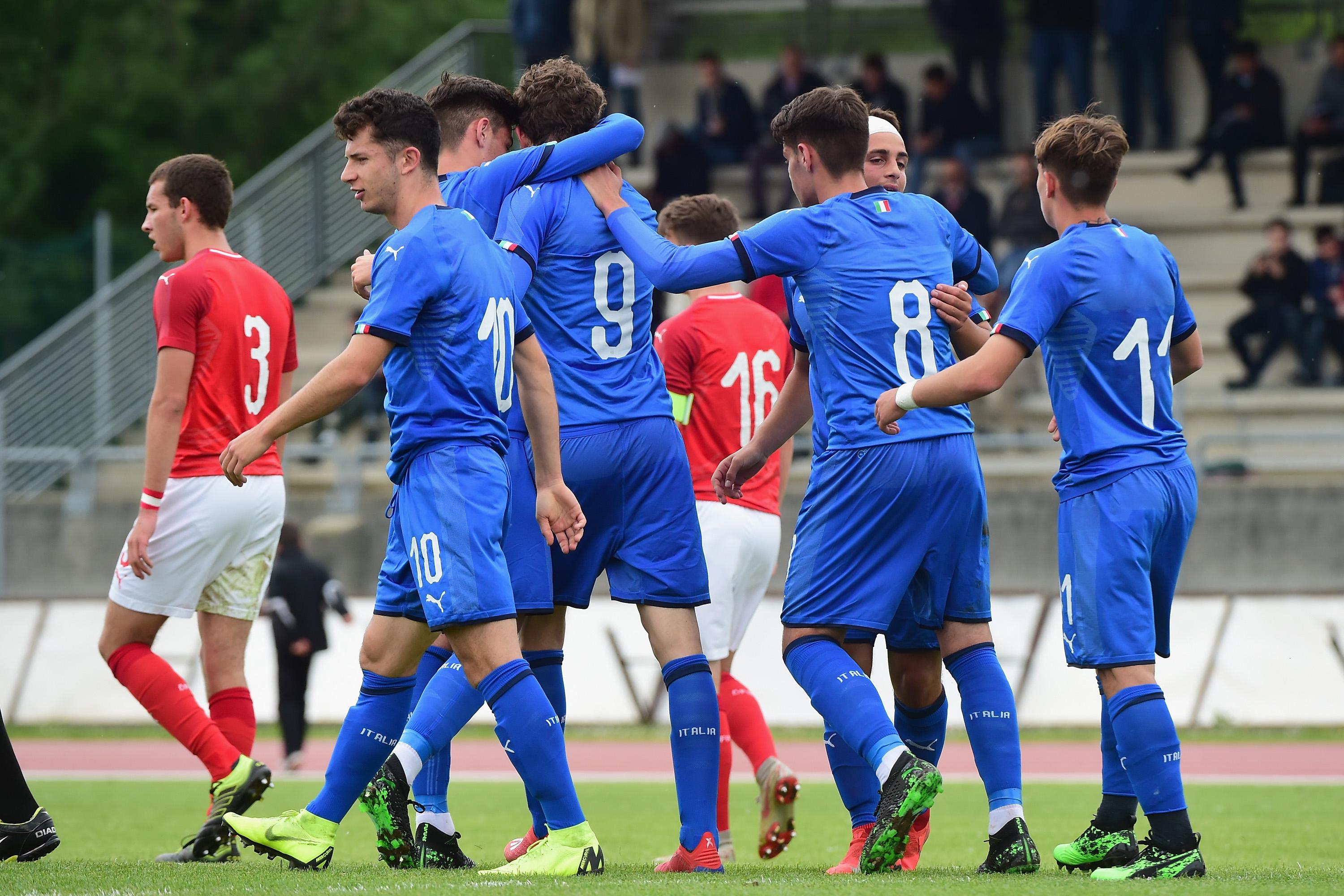 GRADISCA D\\'ISONZO, ITALY - MAY 08:  (C)Pietro Rovaglia of Italy U18 celebrates his first goal with his teammates during the International Friendly match between Italy U18 and Austria U18 on May 8, 2019 in Gradisca d\\'Isonzo, Italy.  (Photo by Pier Marco Tacca/Getty Images)