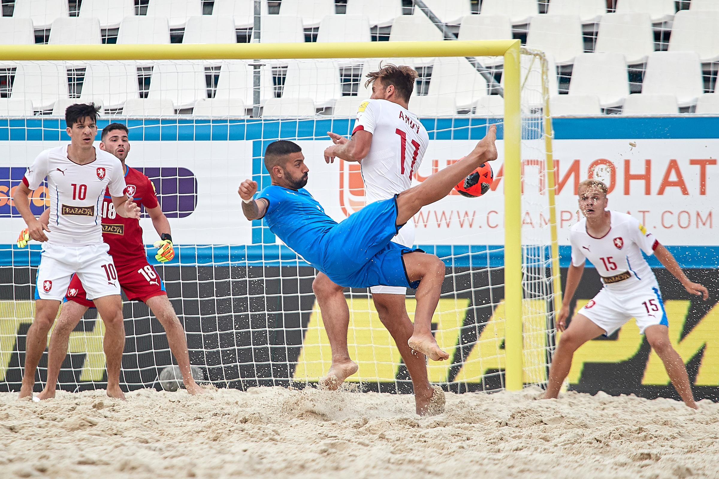 MOSCOW, RUSSIA - JULY 20:  Emmanuelle Zurlo of Italy shots on goal during the FIFA Beach Soccer World Cup Qualifier Europe 2019 at Luzhniki Park on July 20, 2019 in Moscow, Russia. (Photo by Jose M. Alvarez)